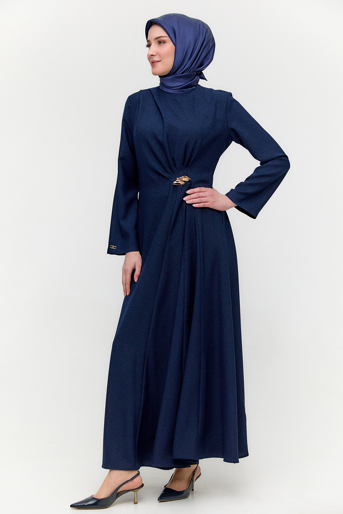 Simli Drapeli Broşlu Davet Elbise, Tesettür Giyim