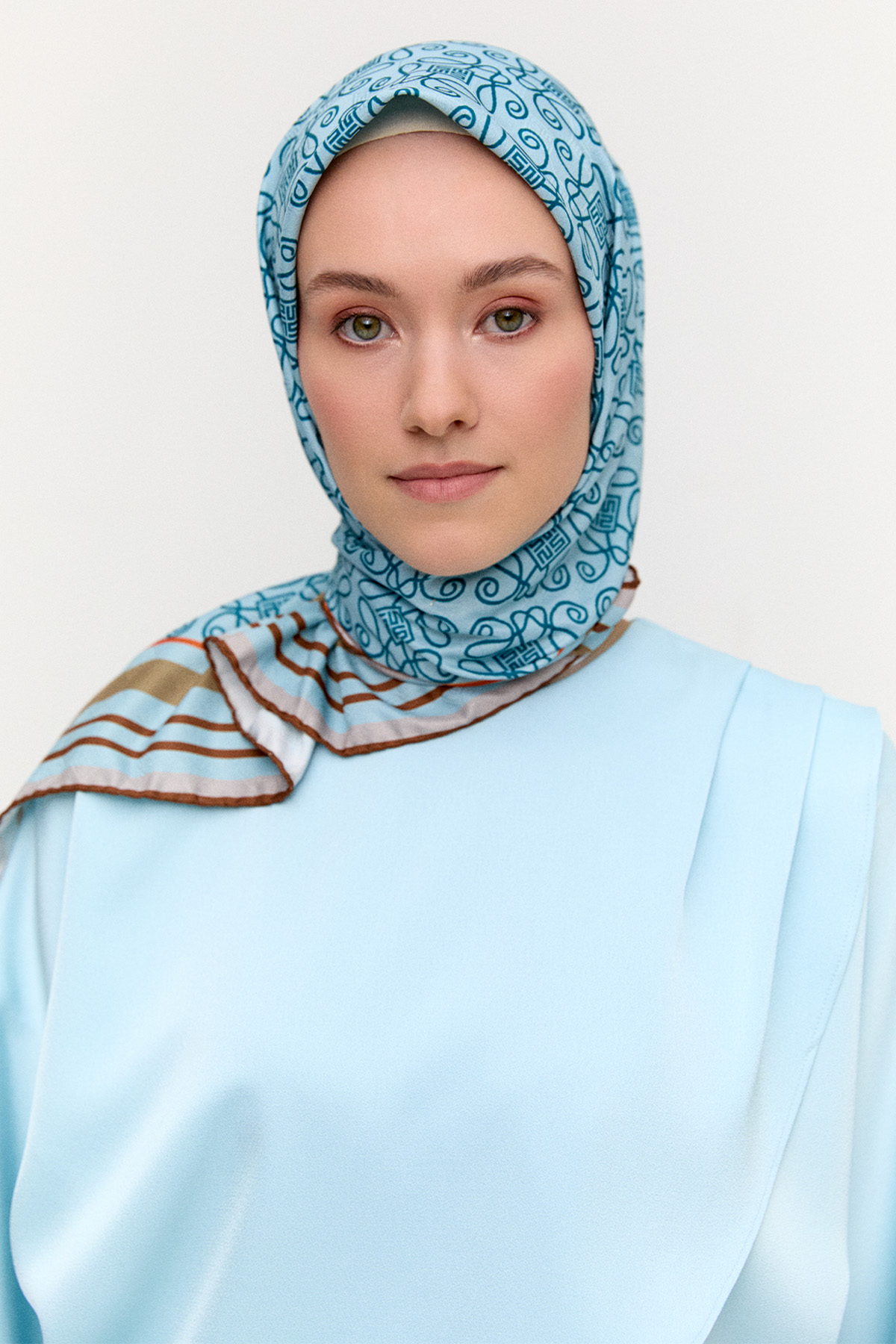 Geometrik Çerçeveli Eşarp, Tesettür Giyim