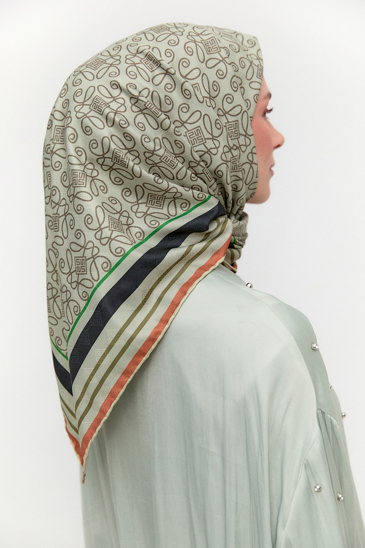 Geometrik Çerçeveli Eşarp, Tesettür Giyim