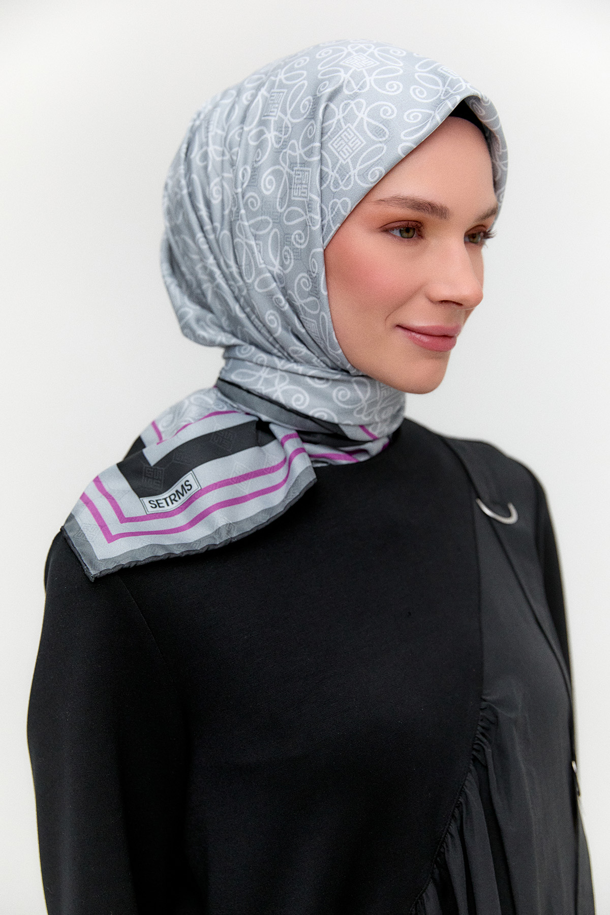 Geometrik Çerçeveli Eşarp, Tesettür Giyim