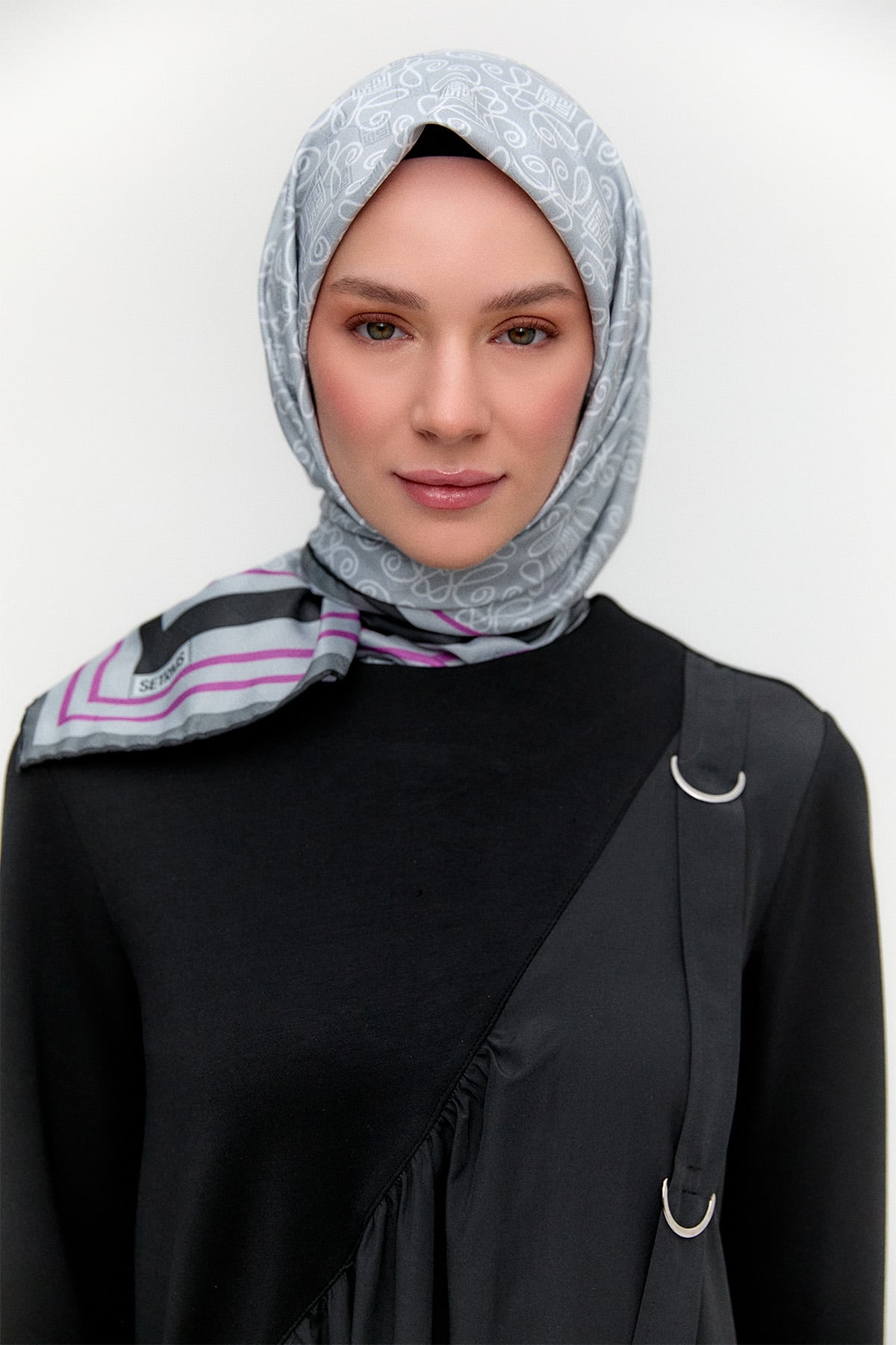 Geometrik Çerçeveli Eşarp, Tesettür Giyim