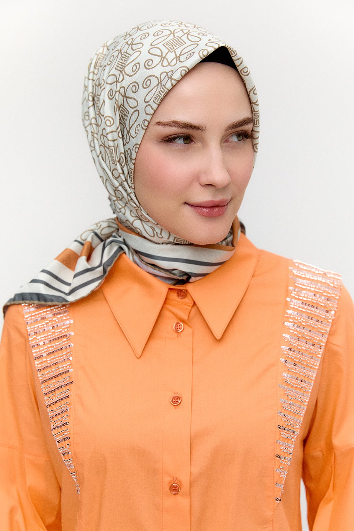 Geometrik Çerçeveli Eşarp, Tesettür Giyim