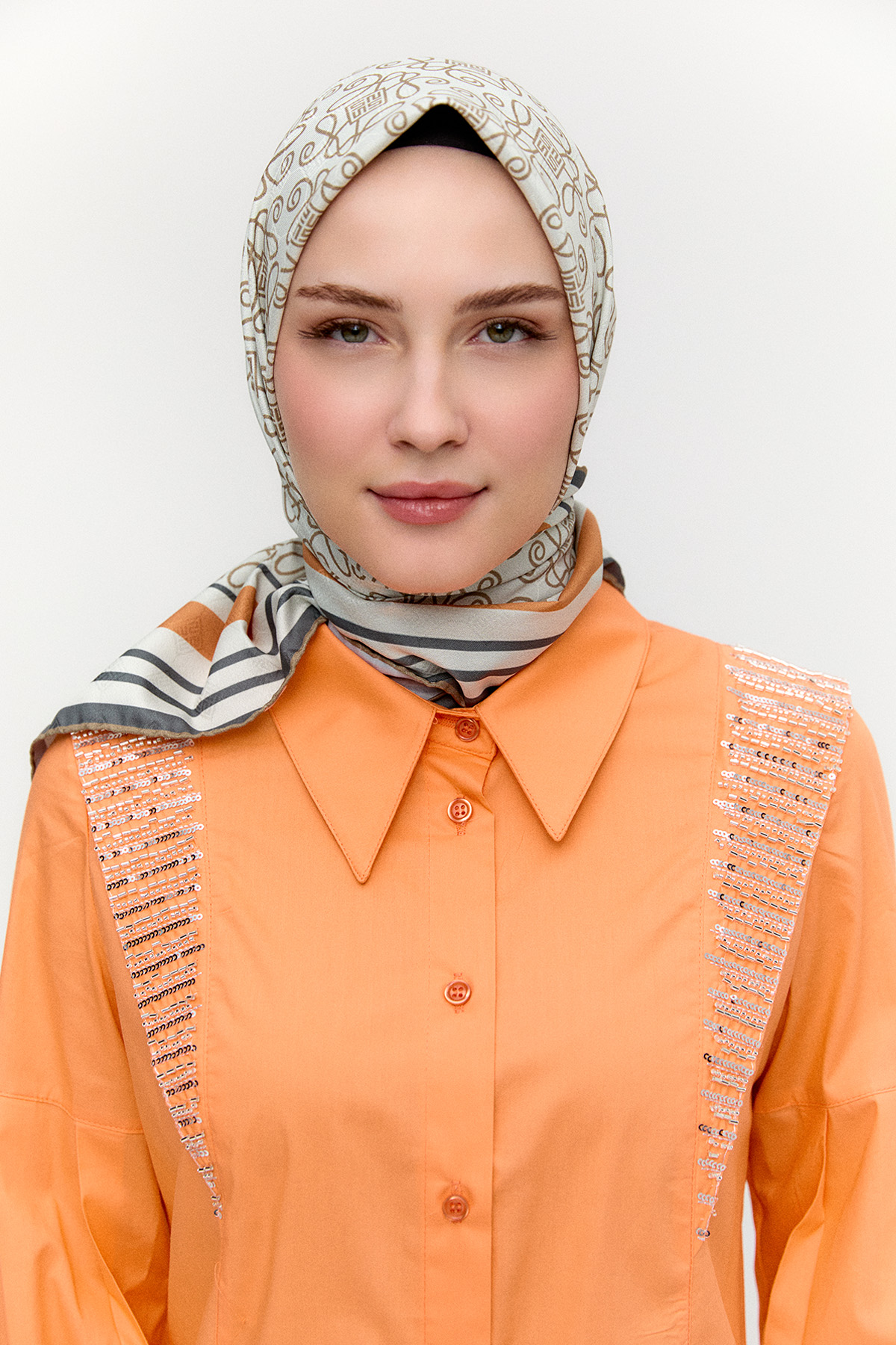 Geometrik Çerçeveli Eşarp, Tesettür Giyim