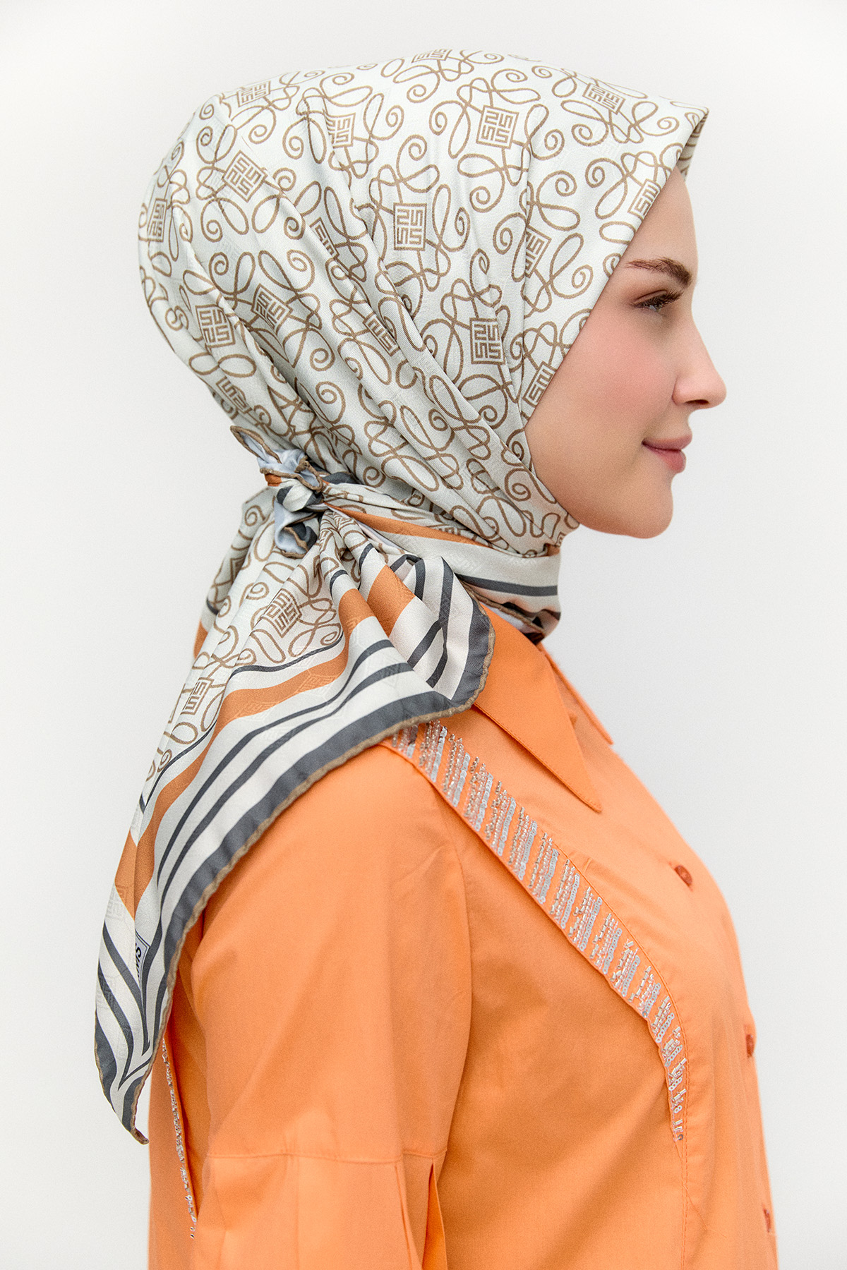 Geometrik Çerçeveli Eşarp, Tesettür Giyim