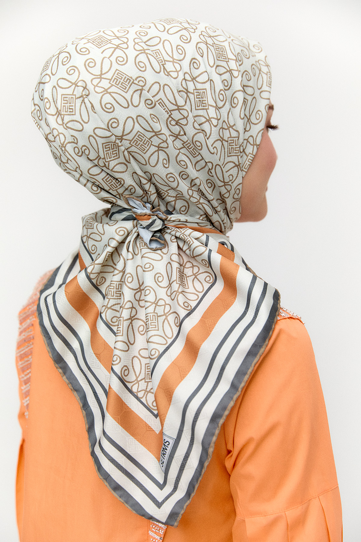 Geometrik Çerçeveli Eşarp, Tesettür Giyim