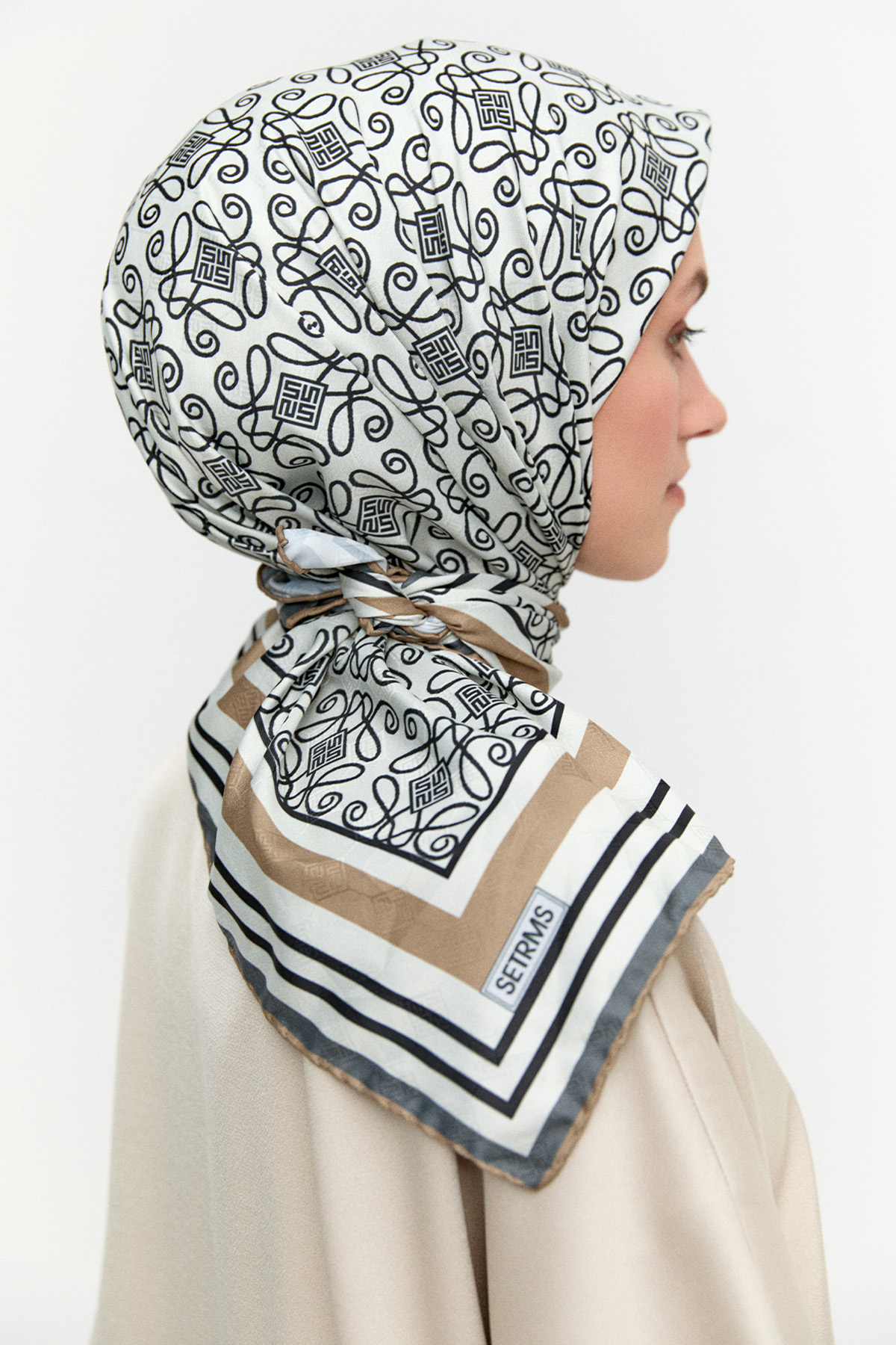 Geometrik Çerçeveli Eşarp, Tesettür Giyim