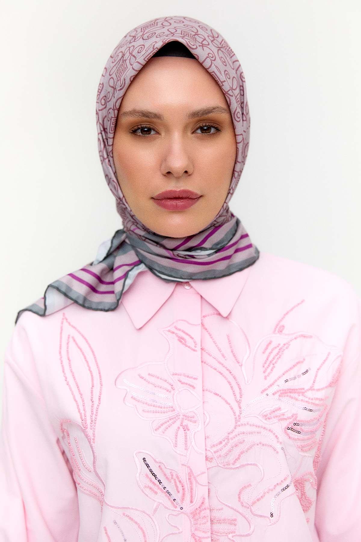 Geometrik Çerçeveli Eşarp, Tesettür Giyim