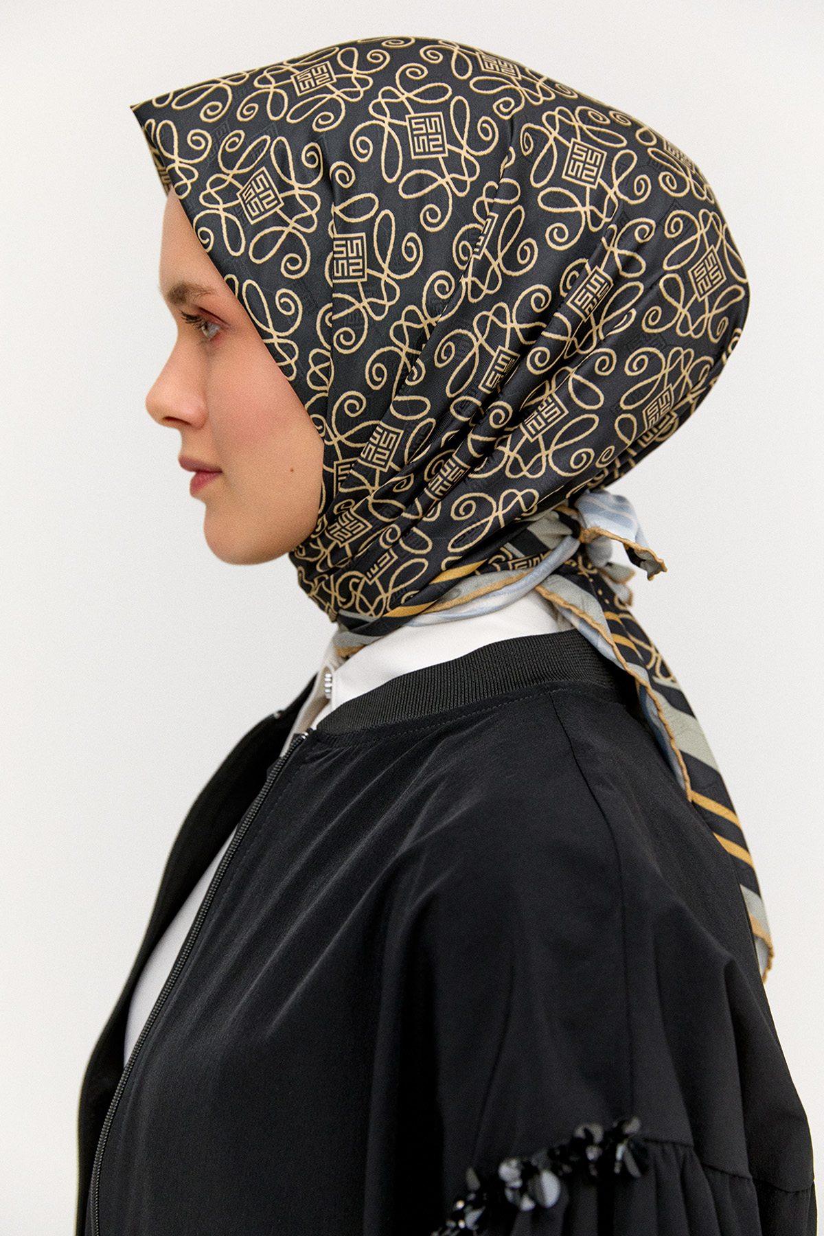 Geometrik Çerçeveli Eşarp, Tesettür Giyim