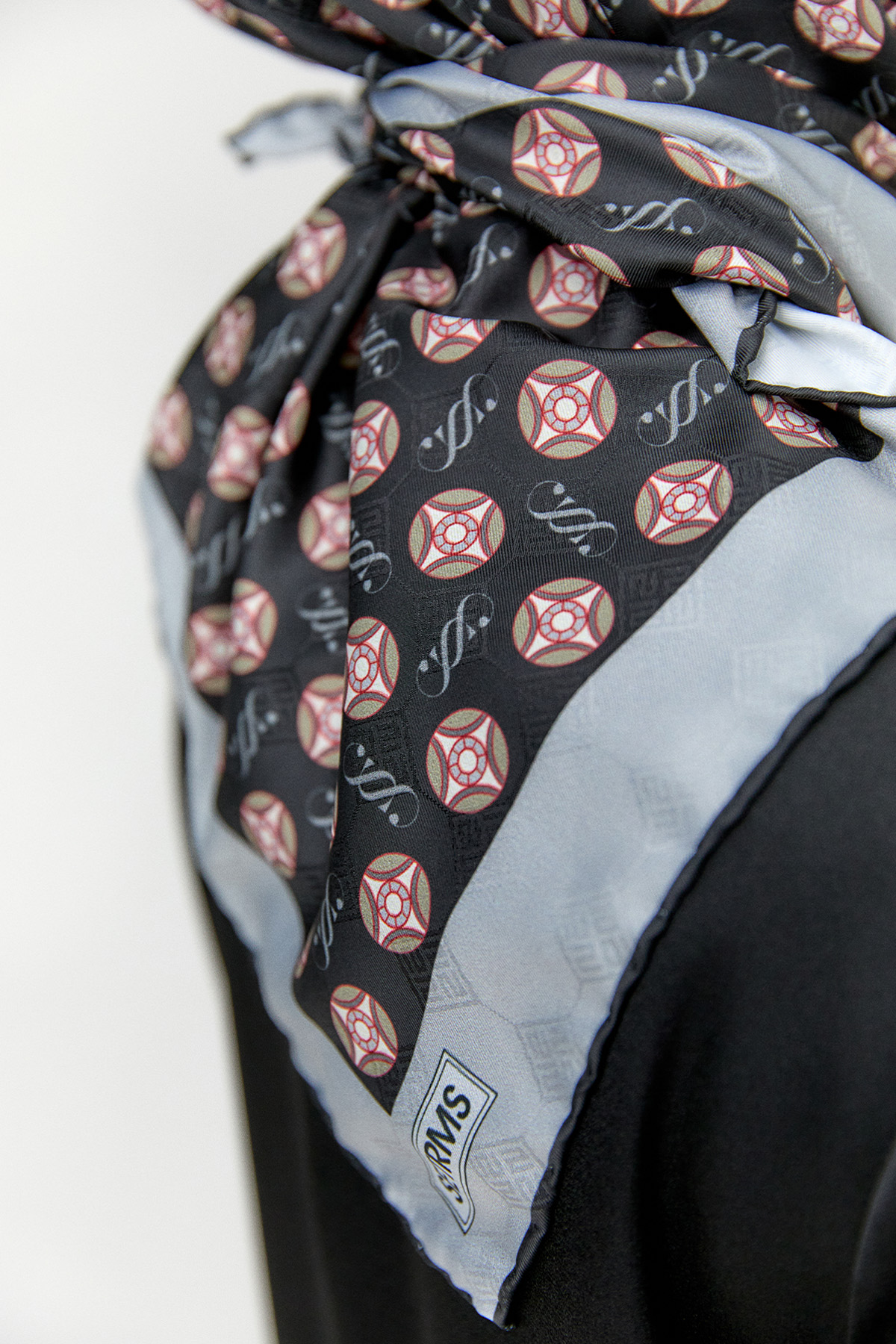 Yuvarlak Desenli Eşarp, Tesettür Giyim