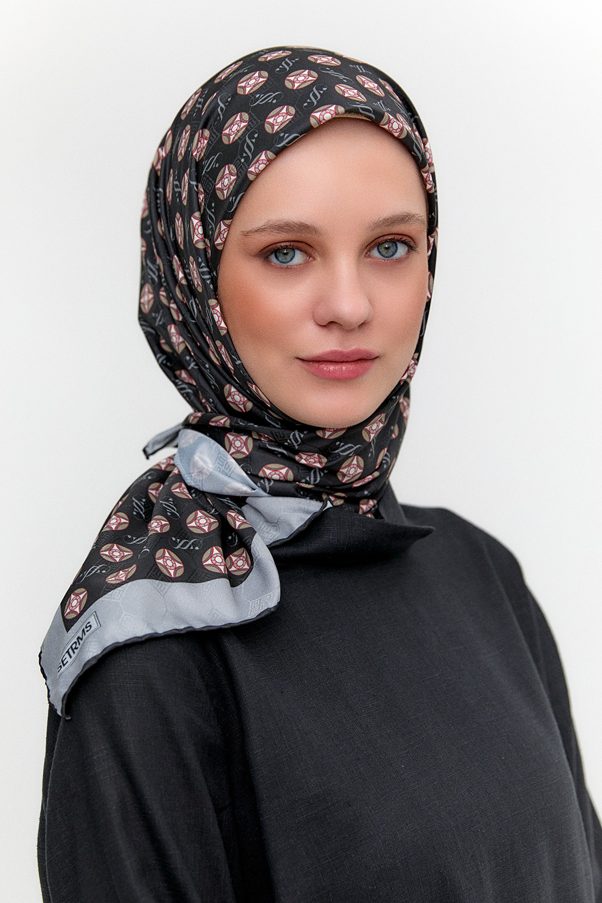 Yuvarlak Desenli Eşarp, Tesettür Giyim