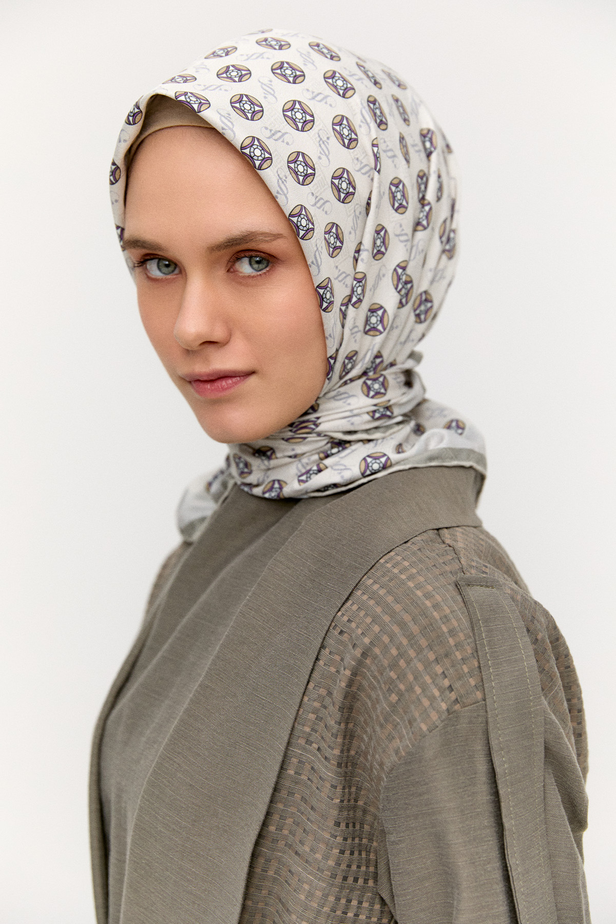 Yuvarlak Desenli Eşarp, Tesettür Giyim