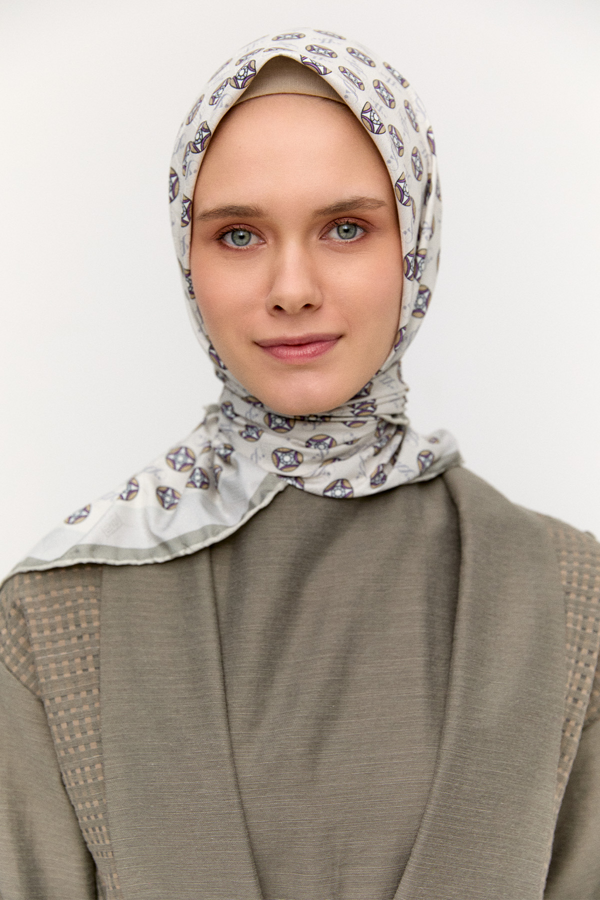 Yuvarlak Desenli Eşarp, Tesettür Giyim