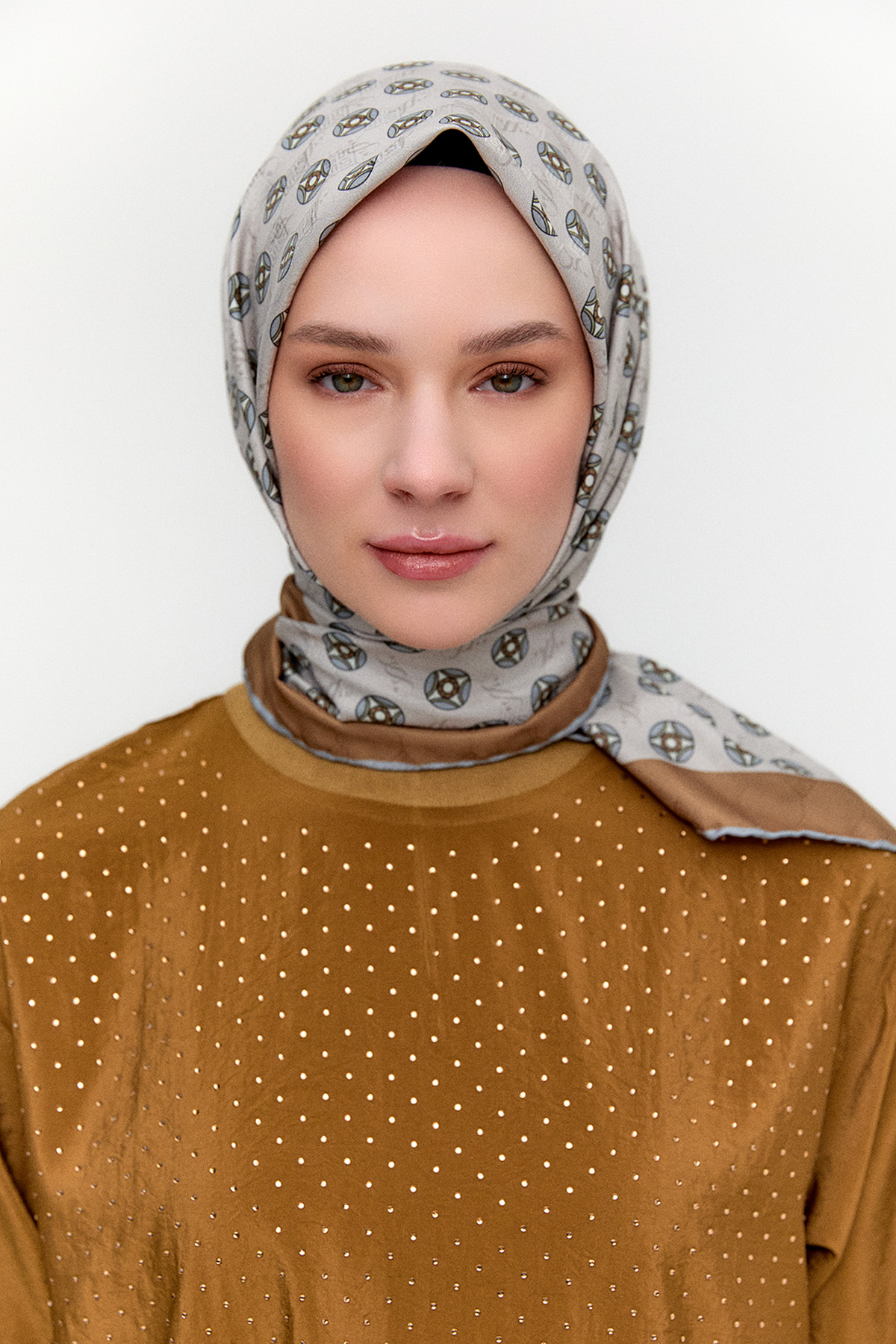 Yuvarlak Desenli Eşarp, Tesettür Giyim