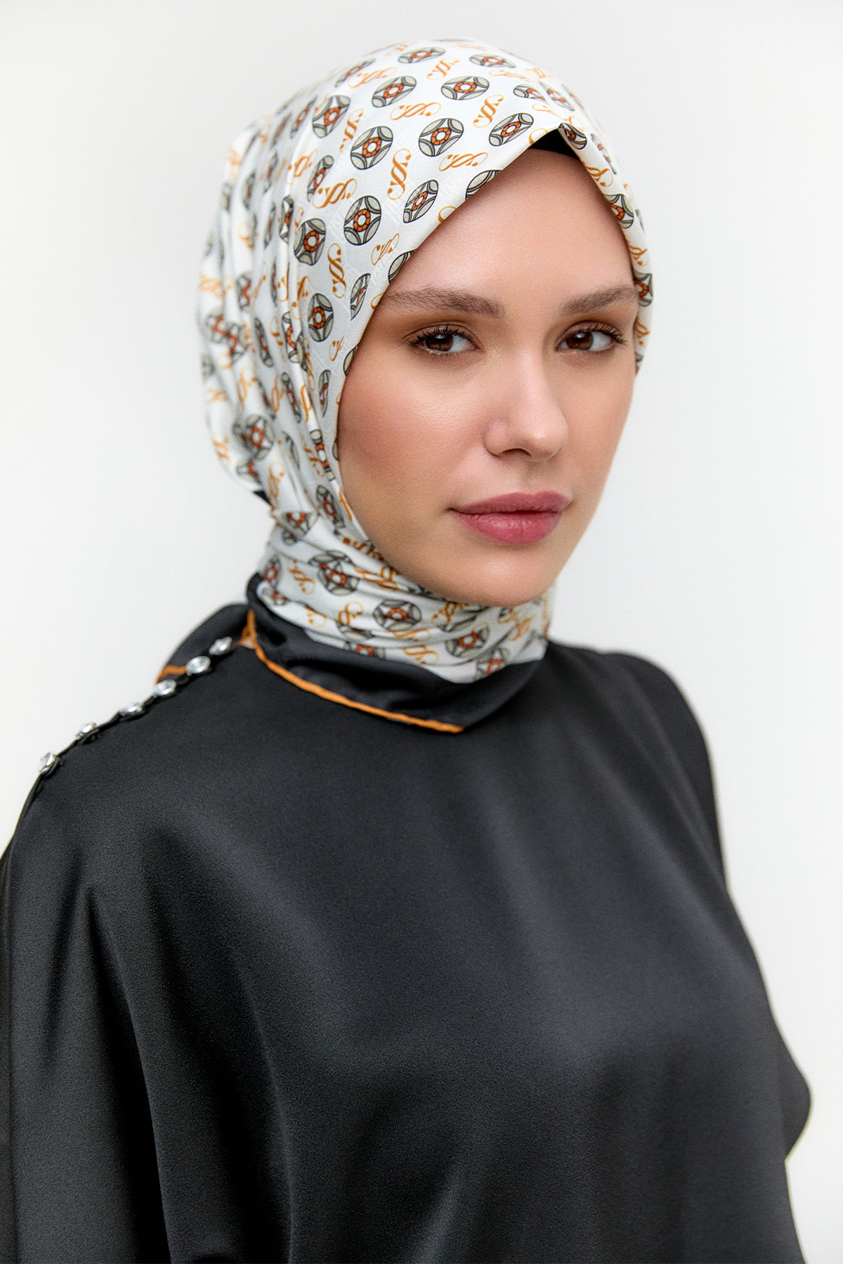 Yuvarlak Desenli Eşarp, Tesettür Giyim