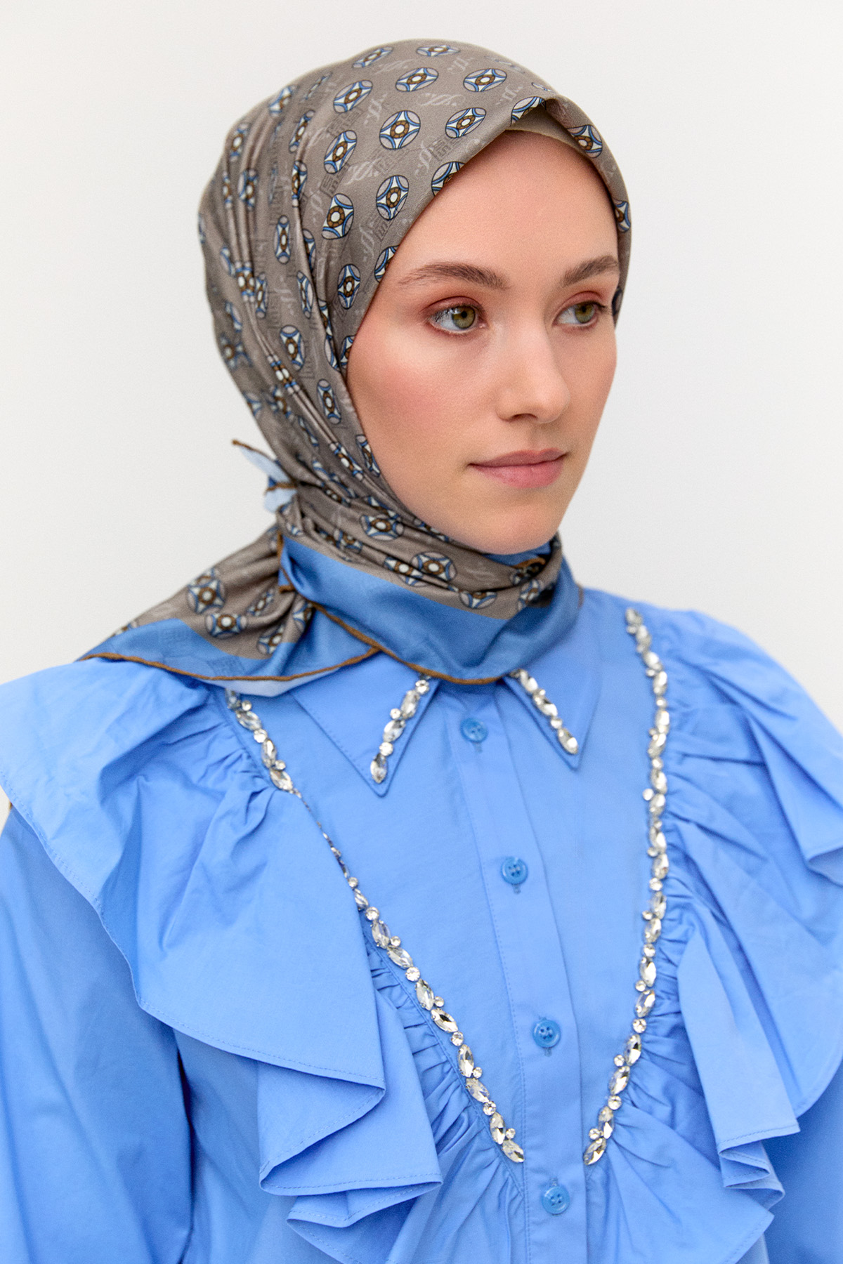 Yuvarlak Desenli Eşarp, Tesettür Giyim