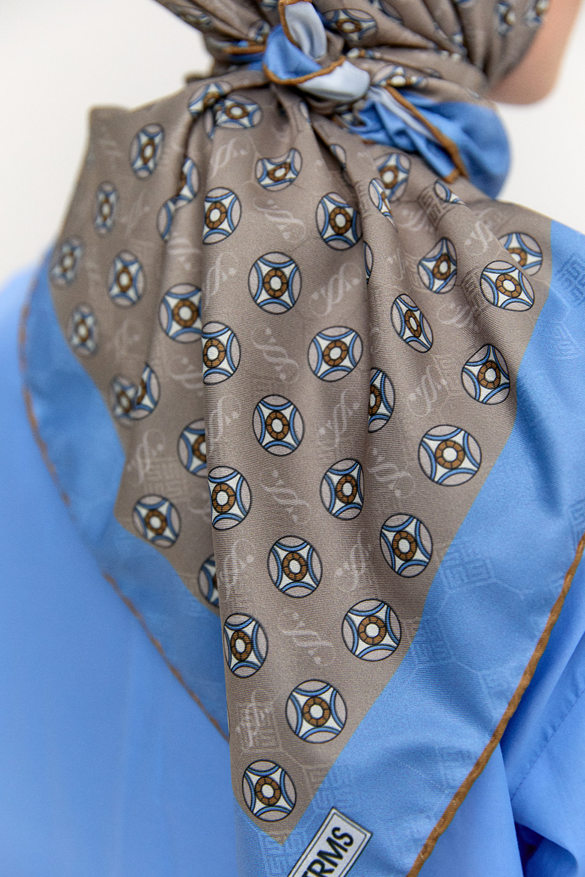 Yuvarlak Desenli Eşarp, Tesettür Giyim