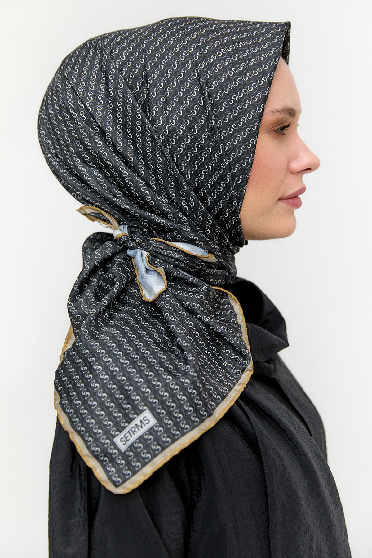Monogram Eşarp, Tesettür Giyim