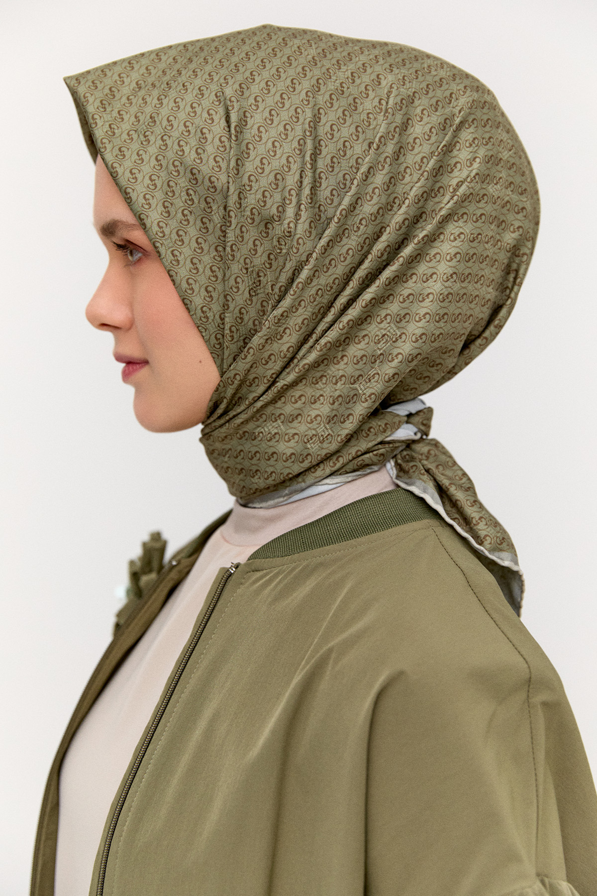 Monogram Eşarp, Tesettür Giyim