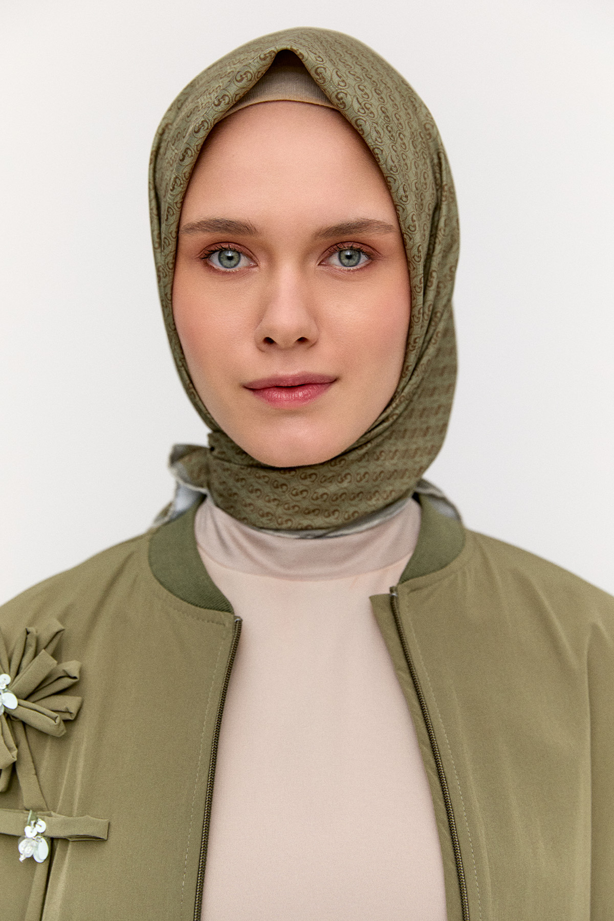 Monogram Eşarp, Tesettür Giyim