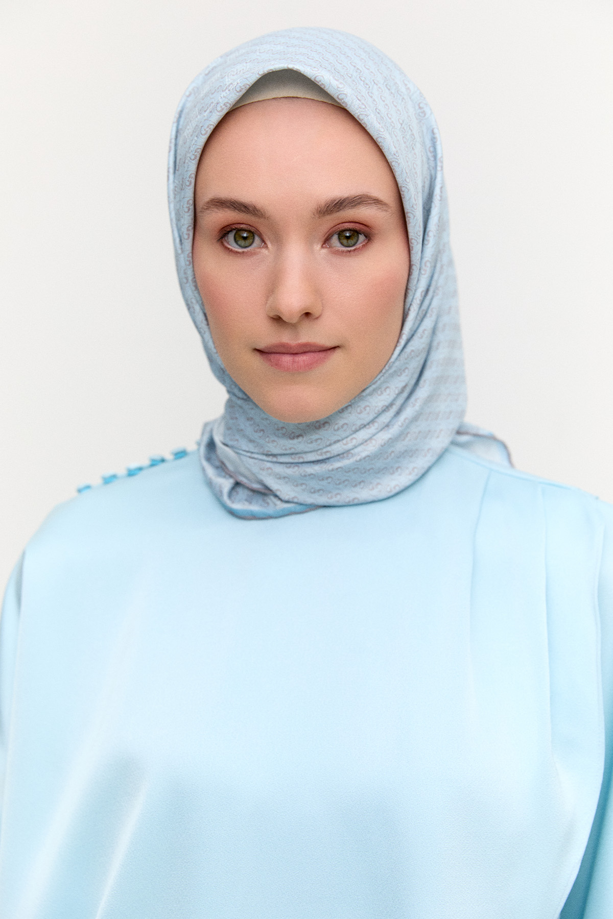 Monogram Eşarp, Tesettür Giyim