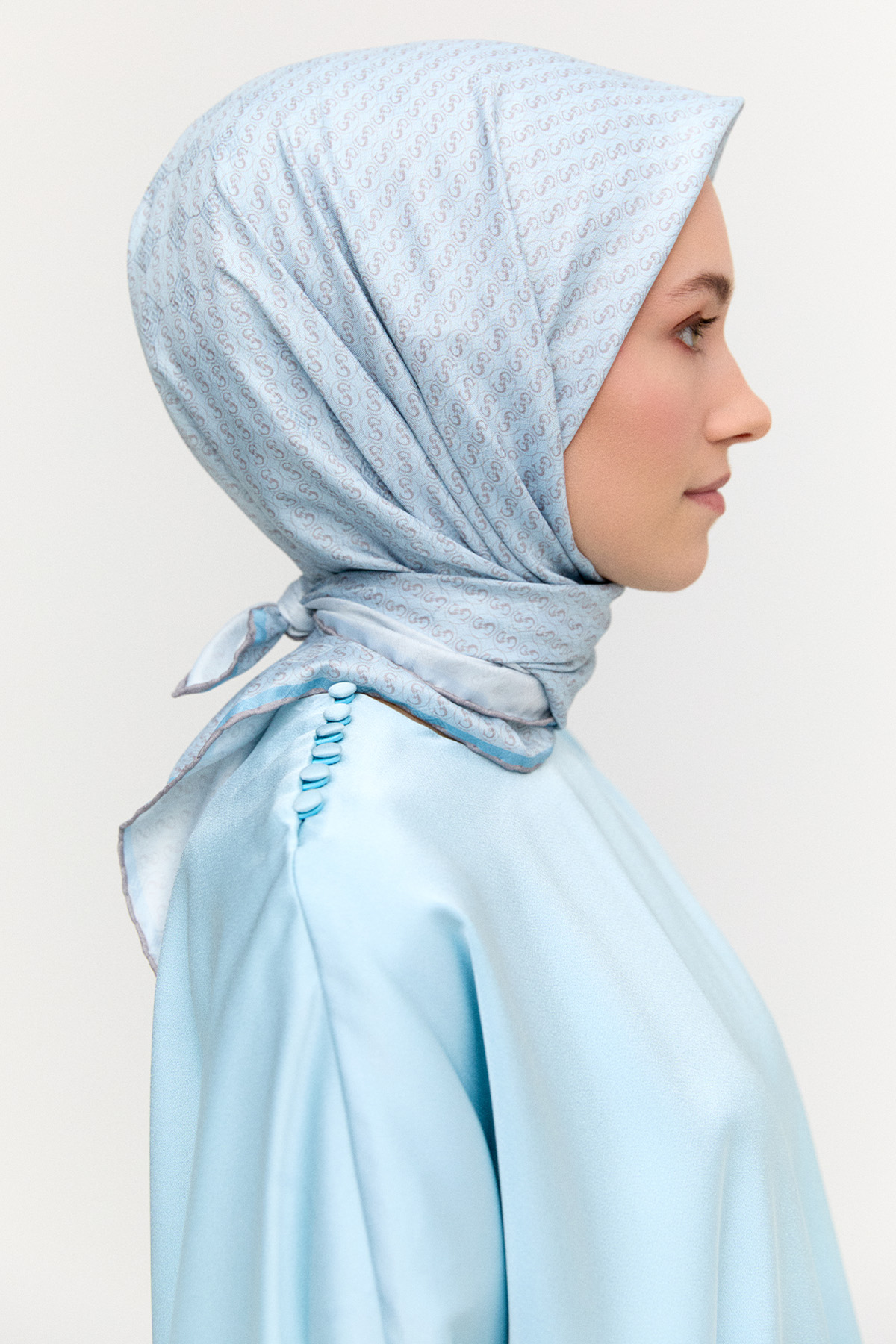 Monogram Eşarp, Tesettür Giyim