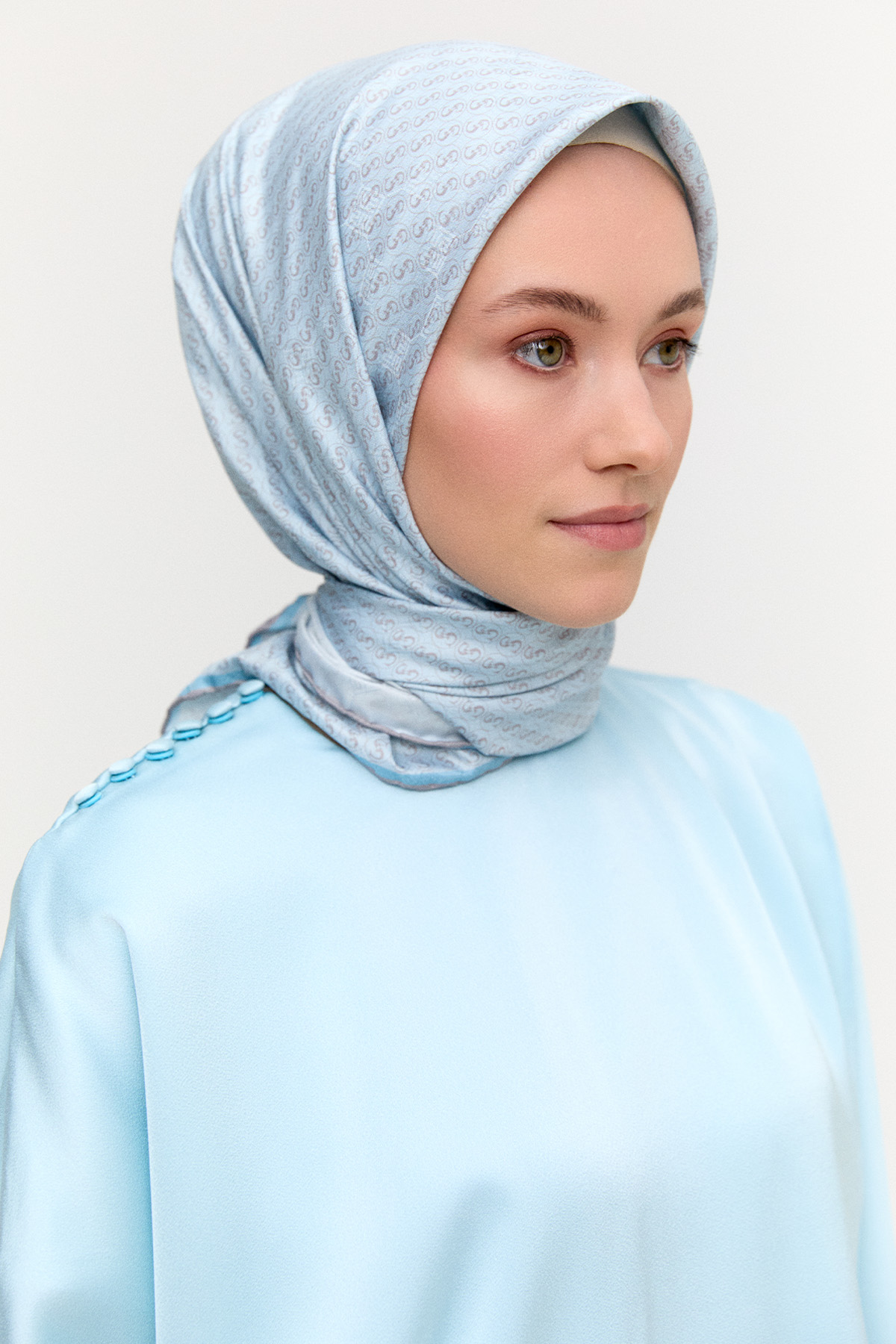 Monogram Eşarp, Tesettür Giyim