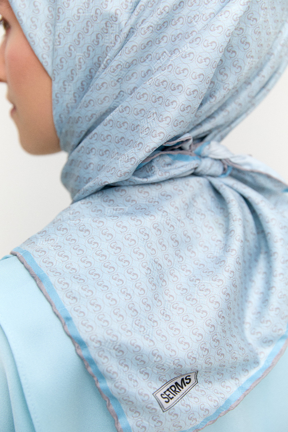 Monogram Eşarp, Tesettür Giyim