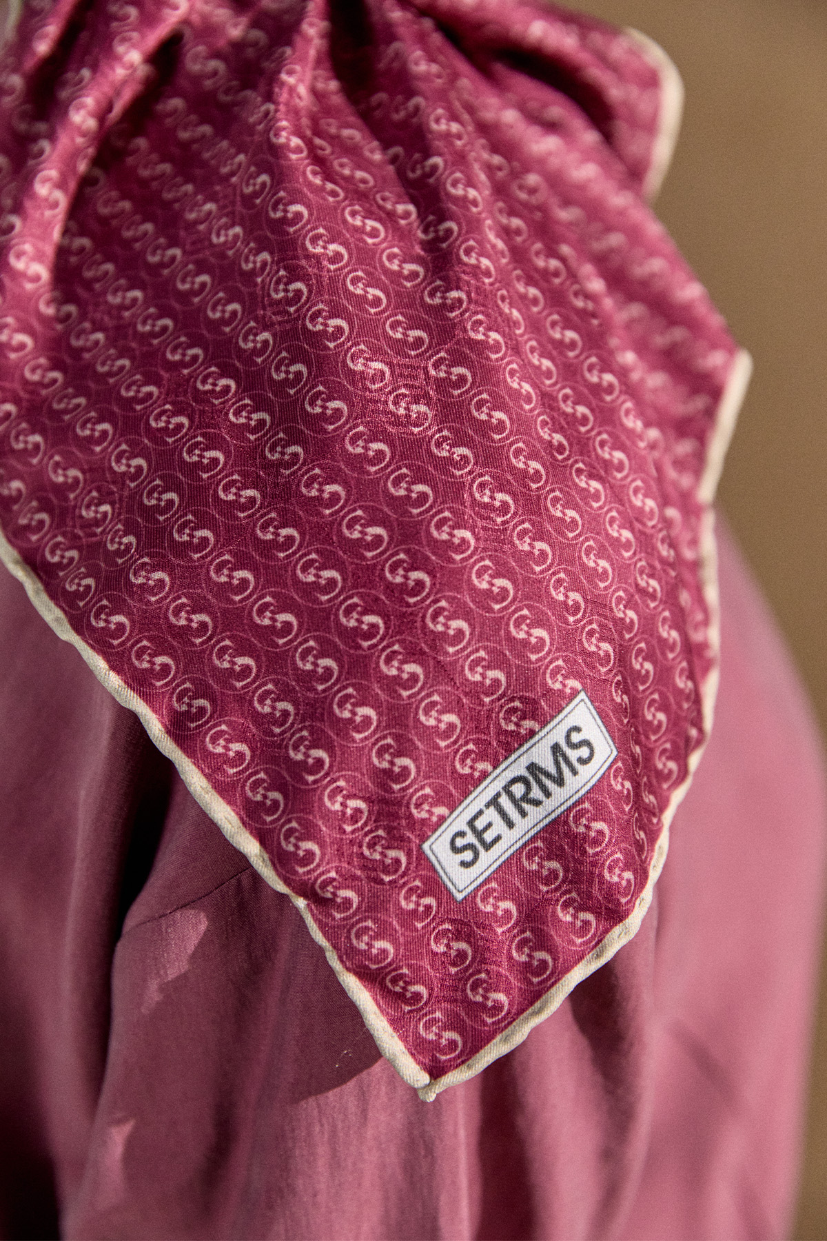 Monogram Eşarp, Tesettür Giyim