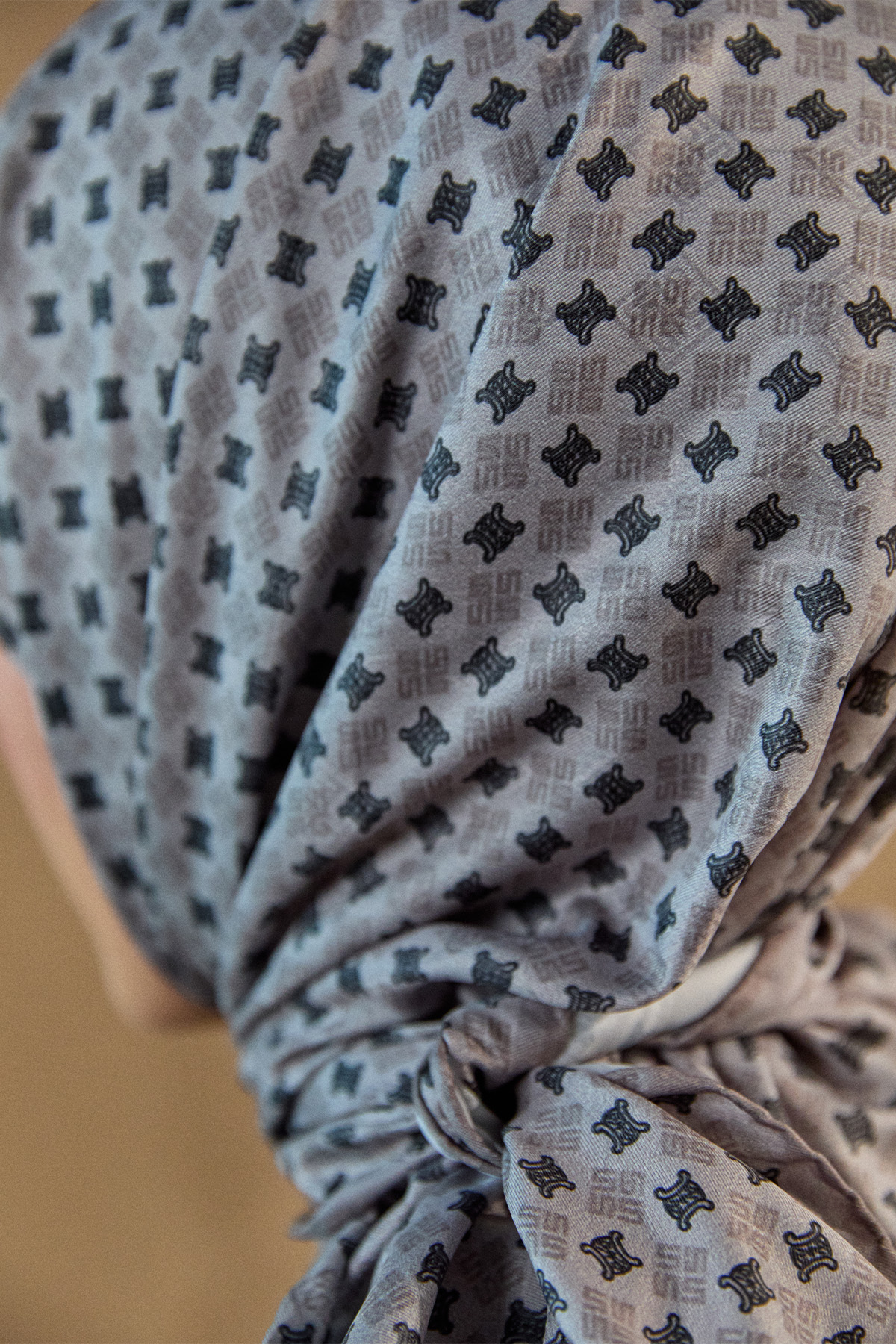 Logolu Monogram Eşarp, Tesettür Giyim