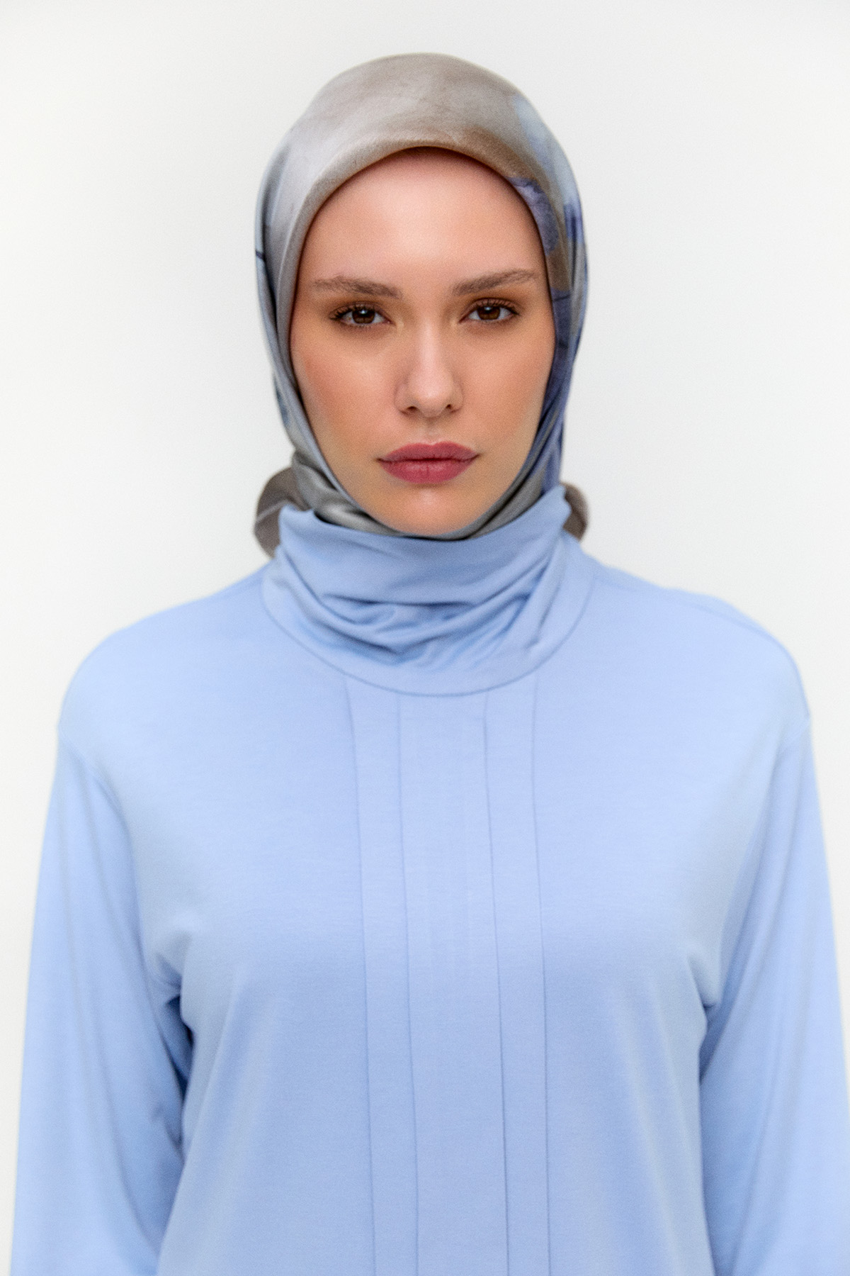 Çiçek Desenli Sura İpek Eşarp, Tesettür Giyim