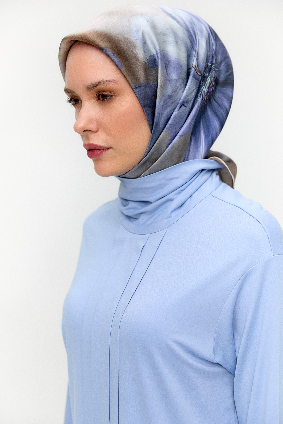 Çiçek Desenli Sura İpek Eşarp, Tesettür Giyim