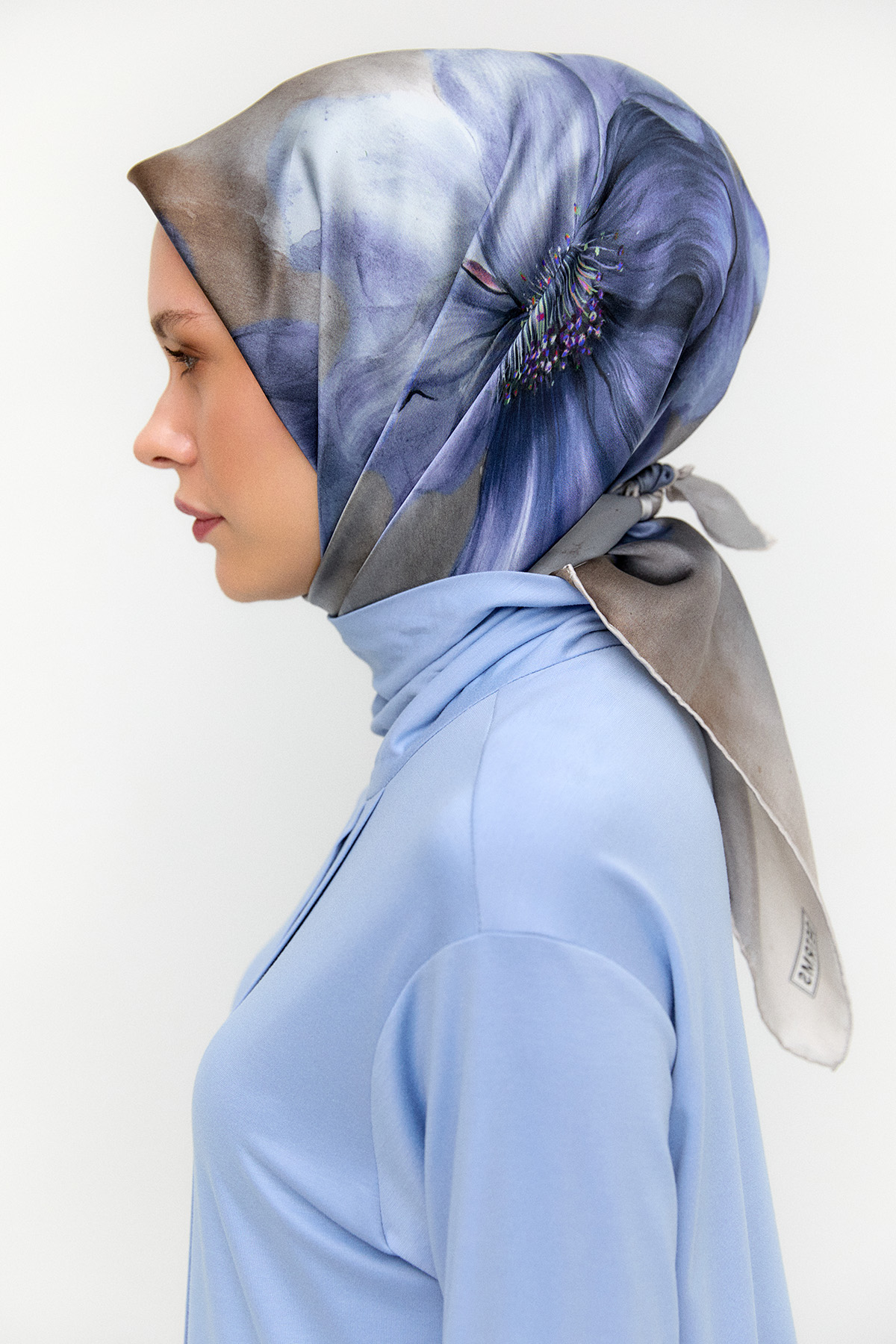 Çiçek Desenli Sura İpek Eşarp, Tesettür Giyim