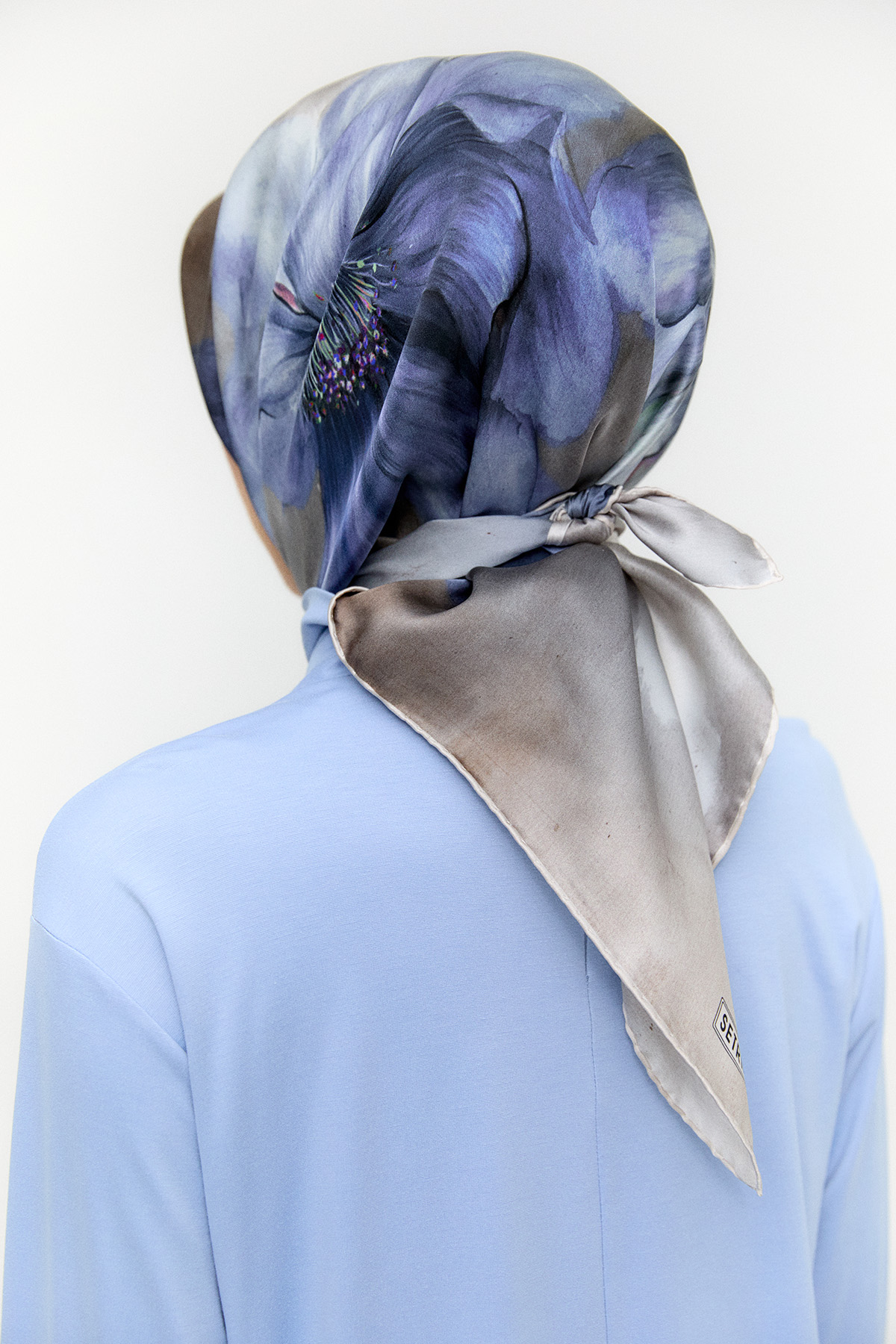 Çiçek Desenli Sura İpek Eşarp, Tesettür Giyim