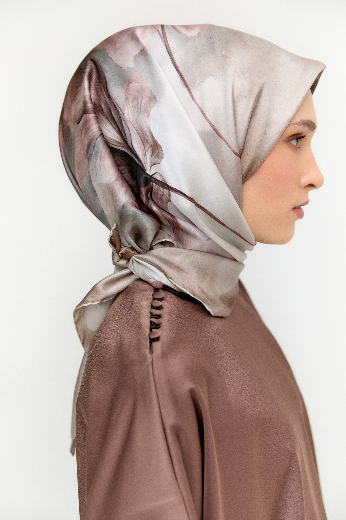 Çiçek Desenli Sura İpek Eşarp, Tesettür Giyim