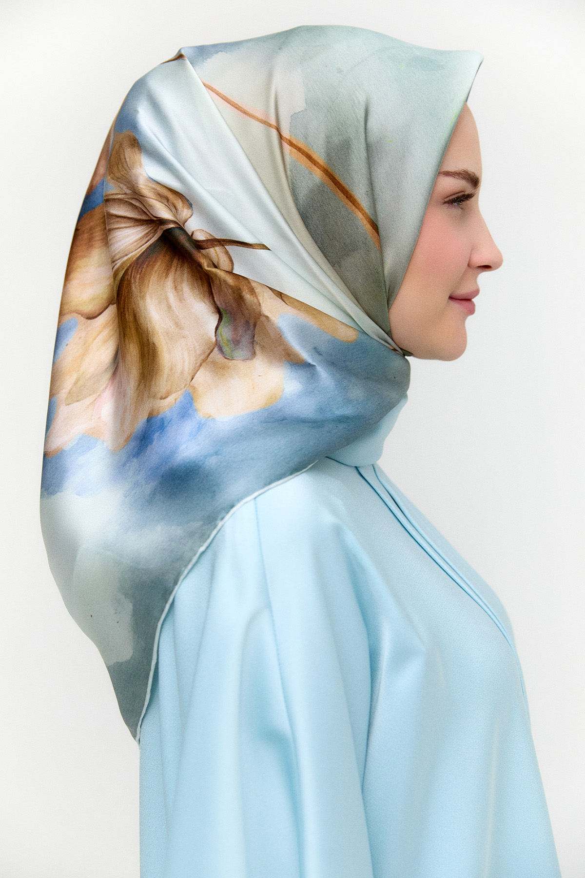 Çiçek Desenli Sura İpek Eşarp, Tesettür Giyim