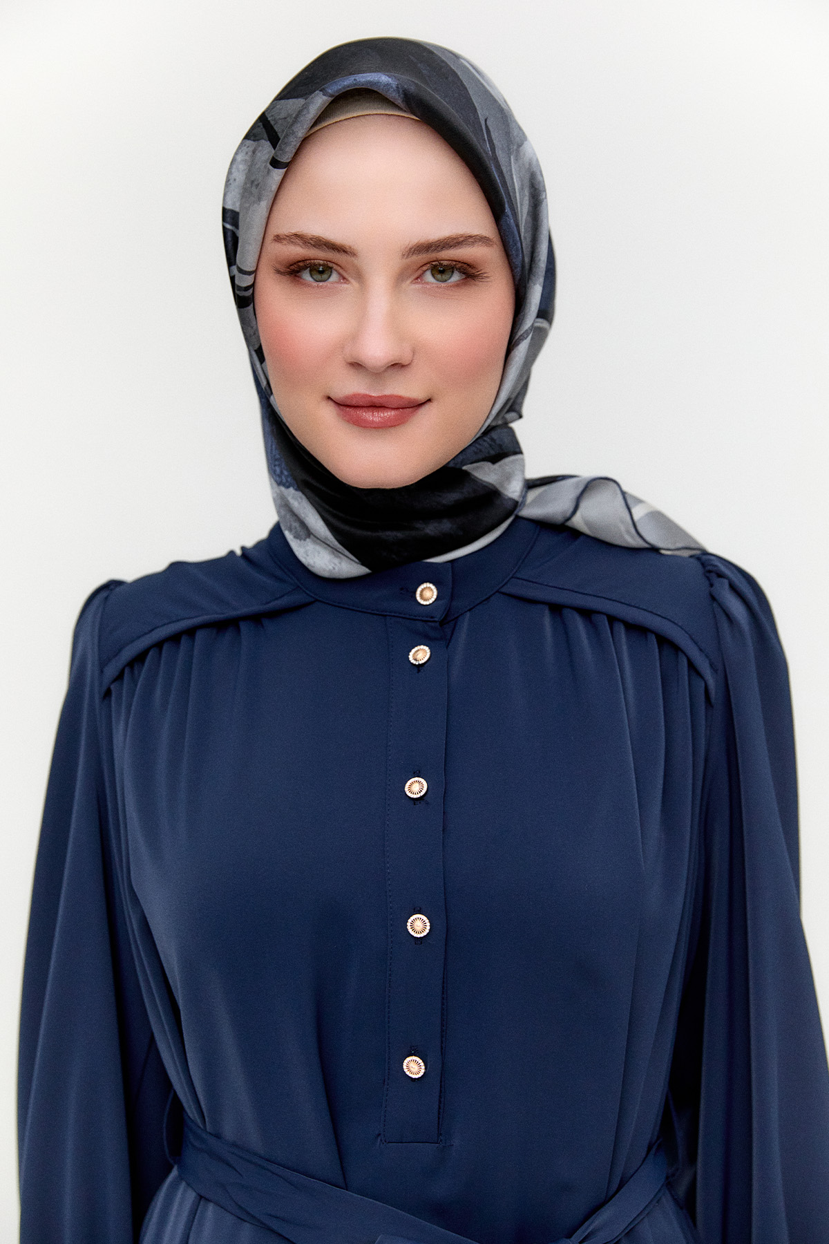 Yaprak Desenli Sura İpek Eşarp, Tesettür Giyim