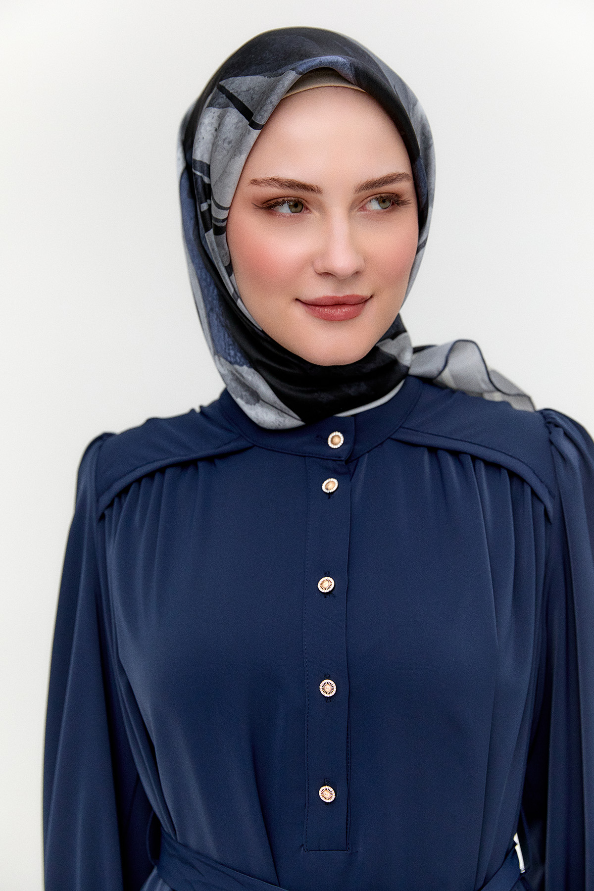 Yaprak Desenli Sura İpek Eşarp, Tesettür Giyim