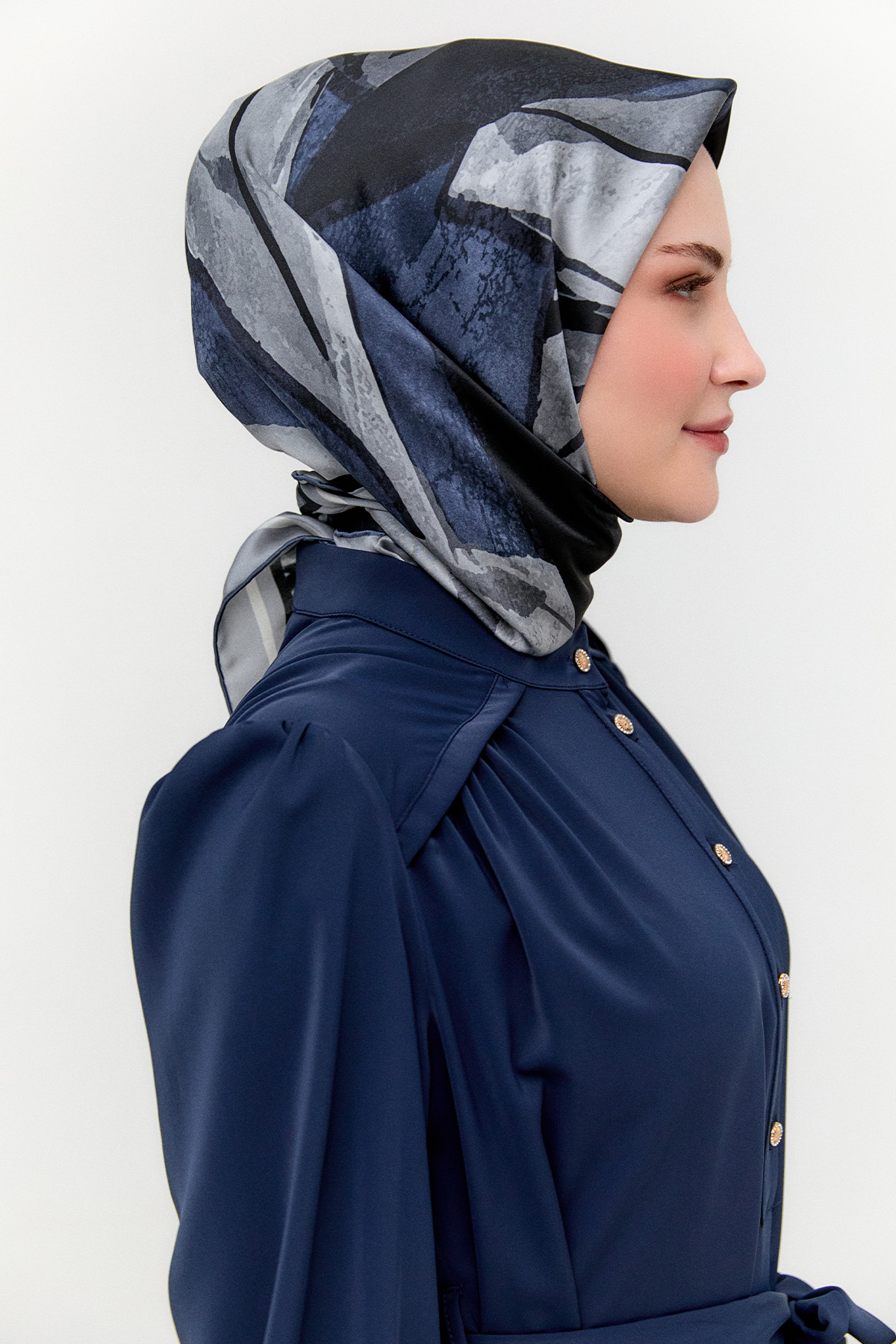 Yaprak Desenli Sura İpek Eşarp, Tesettür Giyim