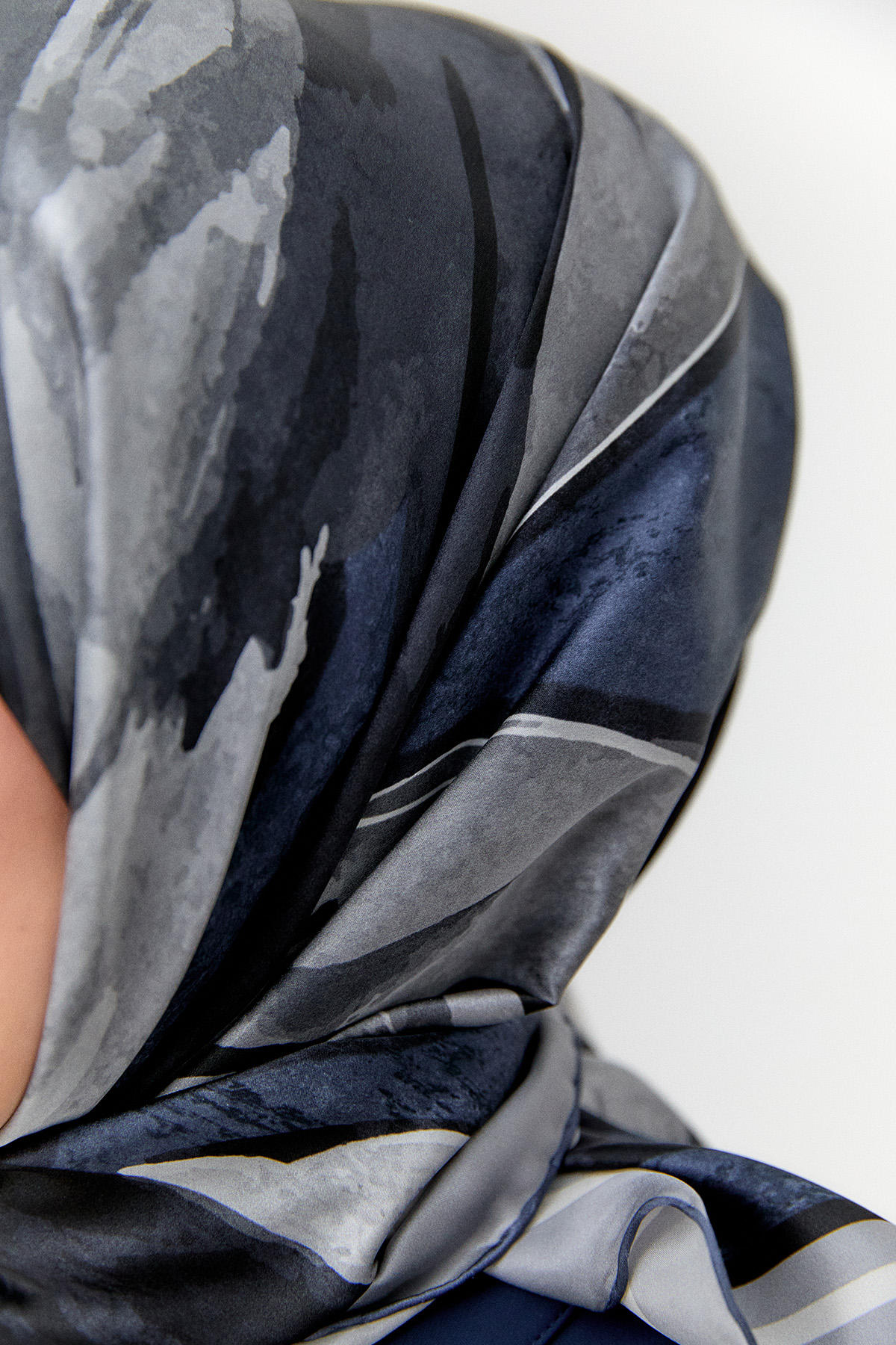 Yaprak Desenli Sura İpek Eşarp, Tesettür Giyim