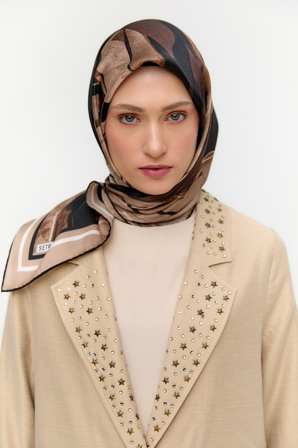 Yaprak Desenli Sura İpek Eşarp, Tesettür Giyim