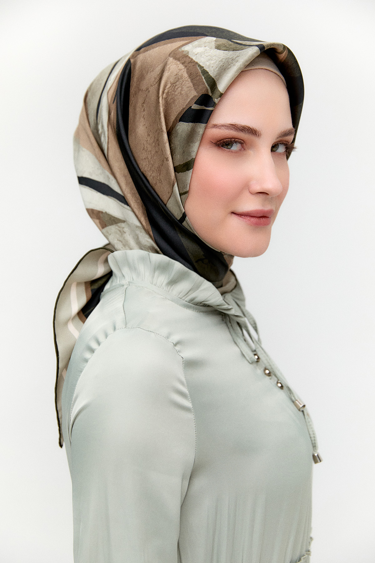 Yaprak Desenli Sura İpek Eşarp, Tesettür Giyim