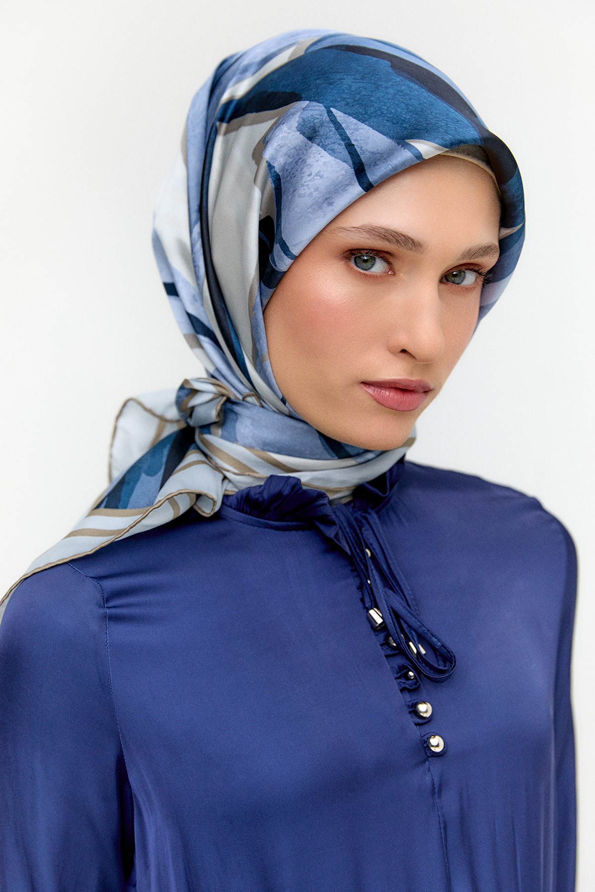 Yaprak Desenli Sura İpek Eşarp, Tesettür Giyim