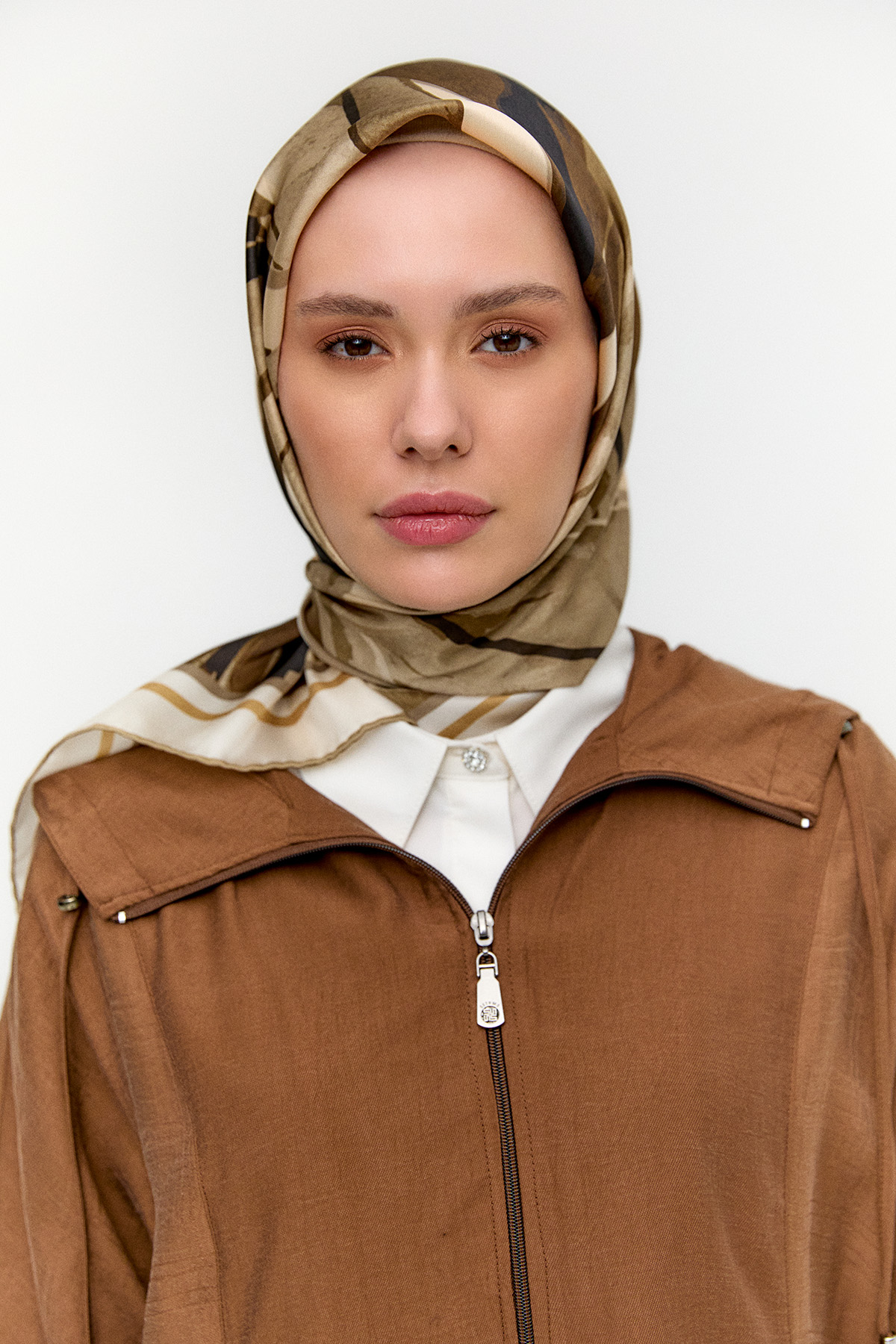 Yaprak Desenli Sura İpek Eşarp, Tesettür Giyim