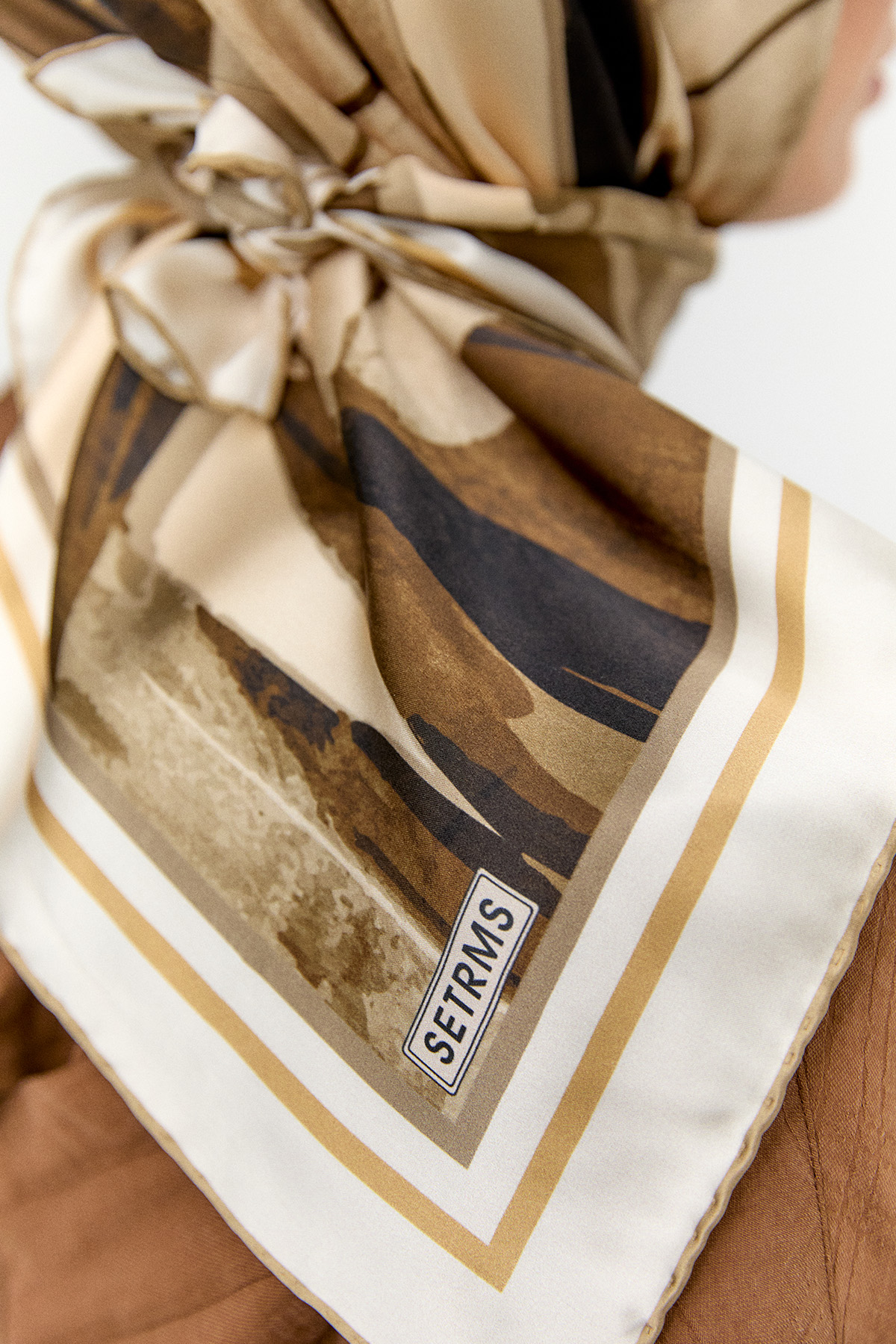 Yaprak Desenli Sura İpek Eşarp, Tesettür Giyim