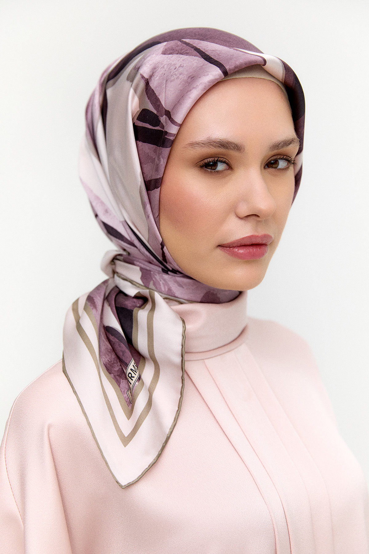 Yaprak Desenli Sura İpek Eşarp, Tesettür Giyim