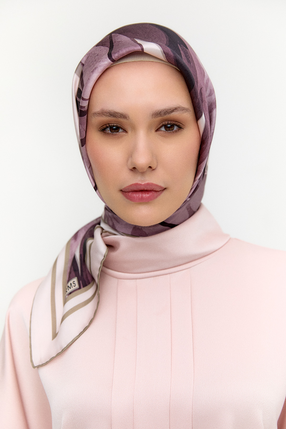 Yaprak Desenli Sura İpek Eşarp, Tesettür Giyim