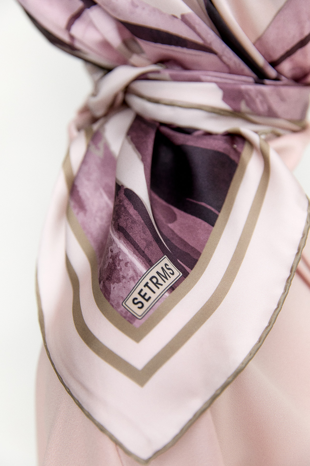 Yaprak Desenli Sura İpek Eşarp, Tesettür Giyim