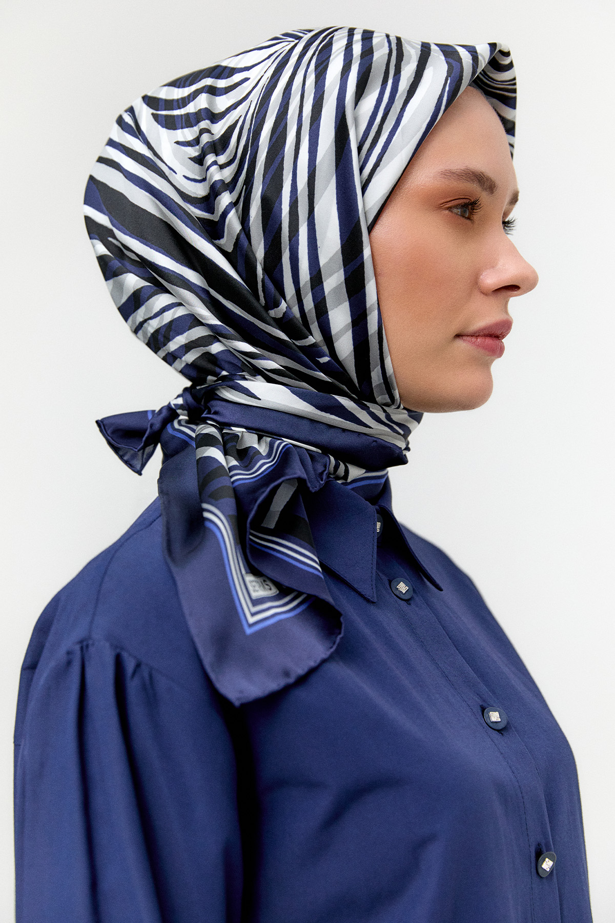 Zebra Desenli Sura İpek Eşarp, Tesettür Giyim