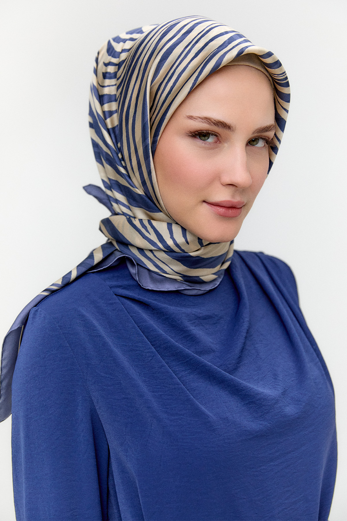Zebra Desenli Sura İpek Eşarp, Tesettür Giyim