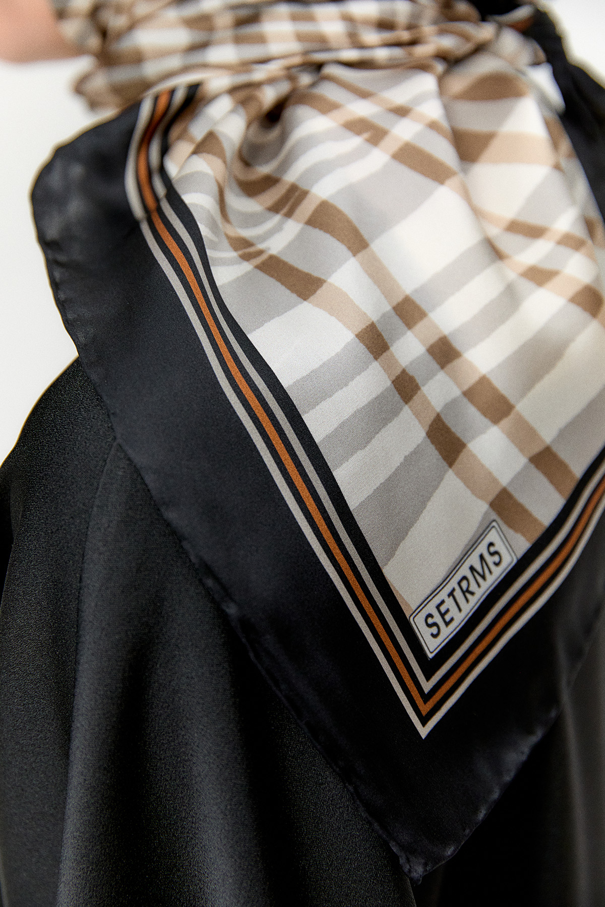 Zebra Desenli Sura İpek Eşarp, Tesettür Giyim